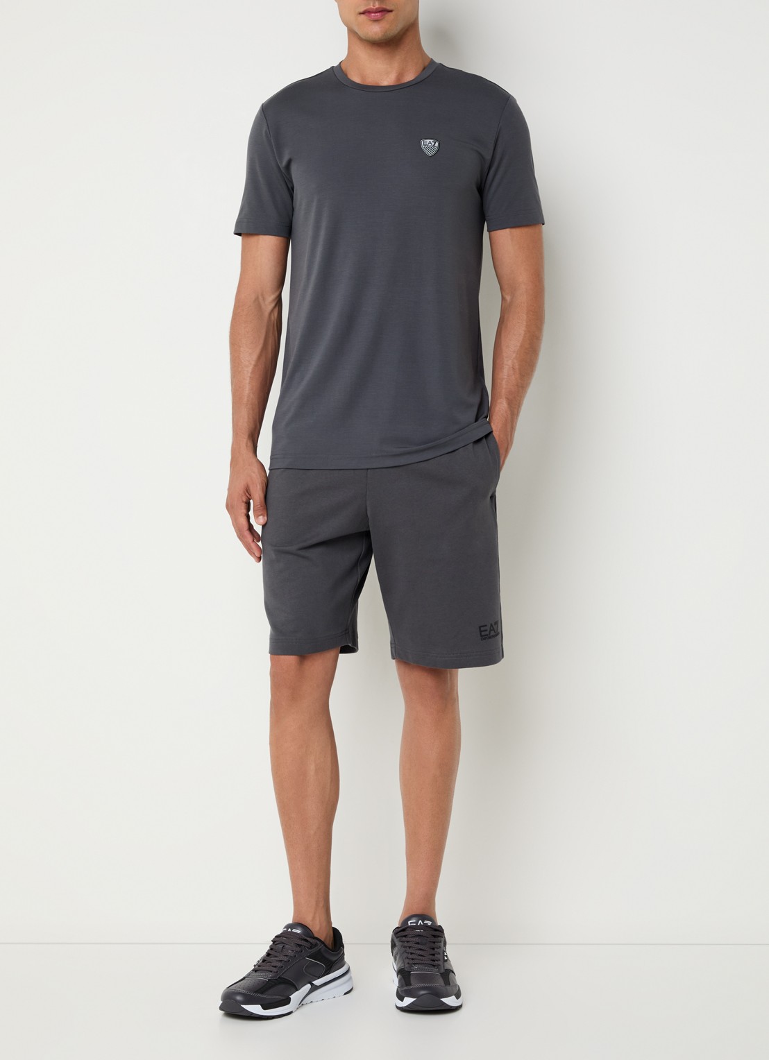 Armani T-shirt met logo  - voorkant 3 donkergrijs