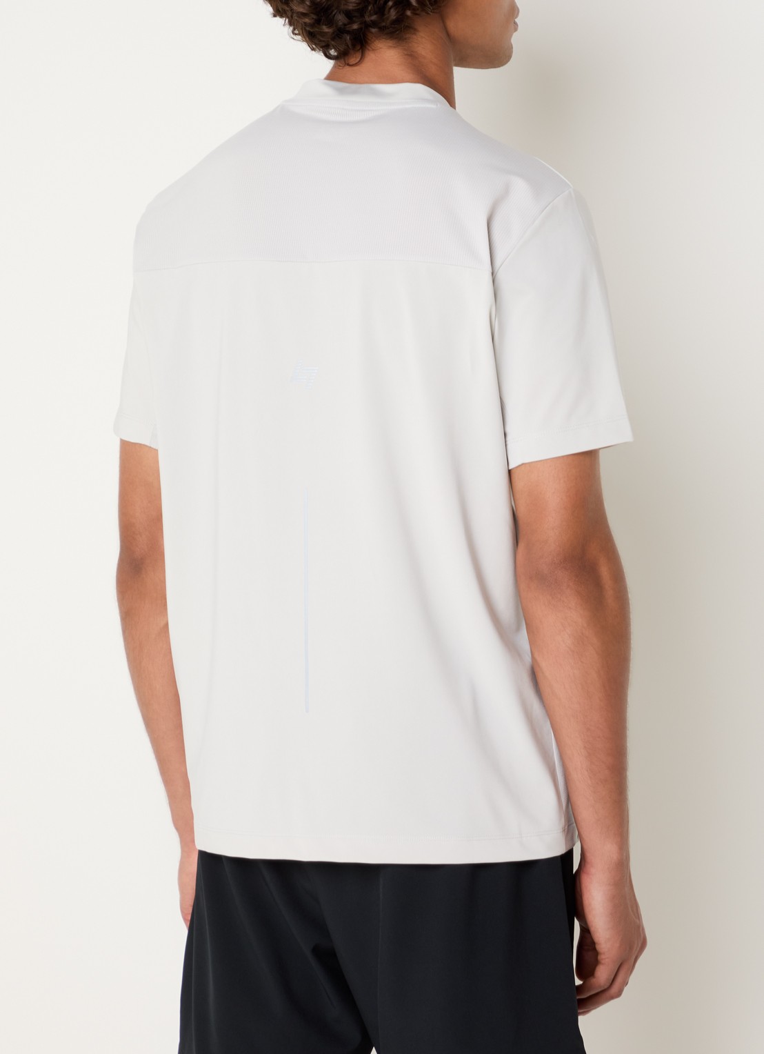 Armani T-shirt met logo - achterkant lichtgrijs