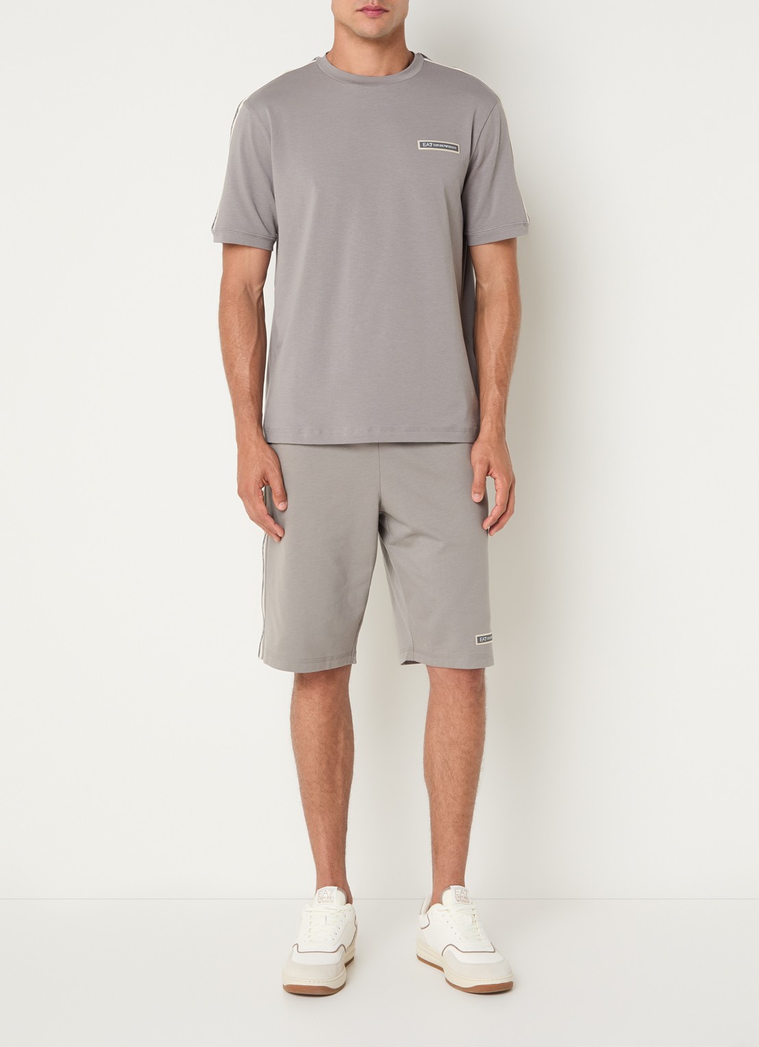 Armani T-shirt met logo - voorkant 4 grijs