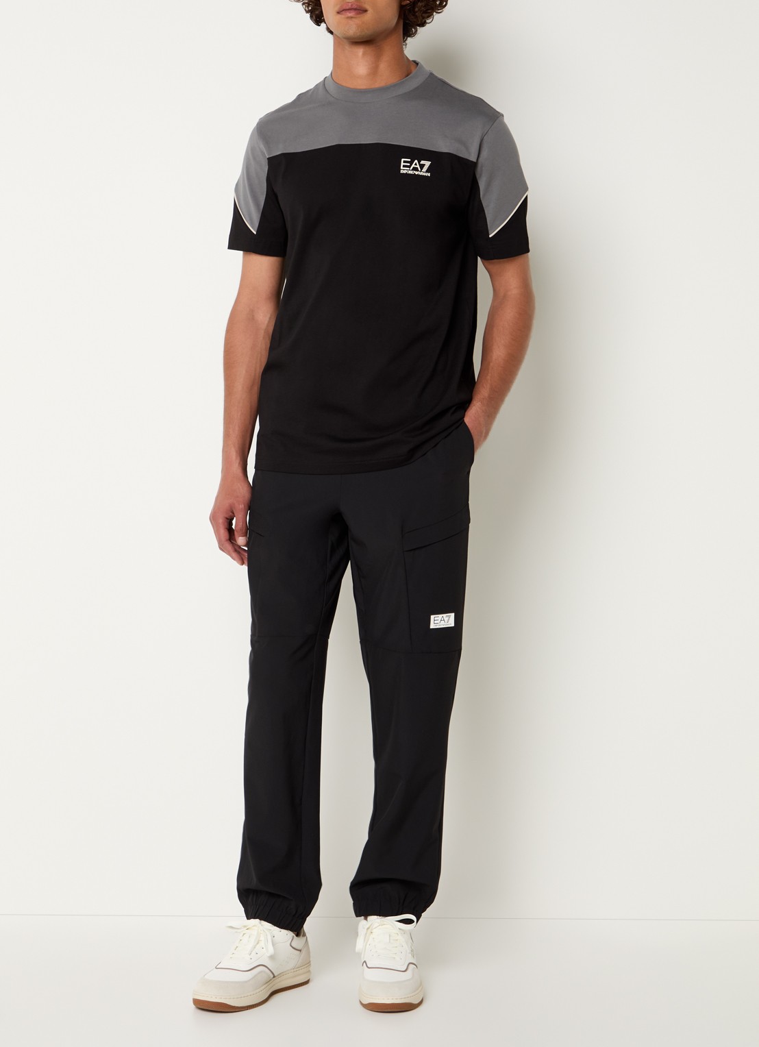Armani T-shirt met logo - voorkant 4 zwart