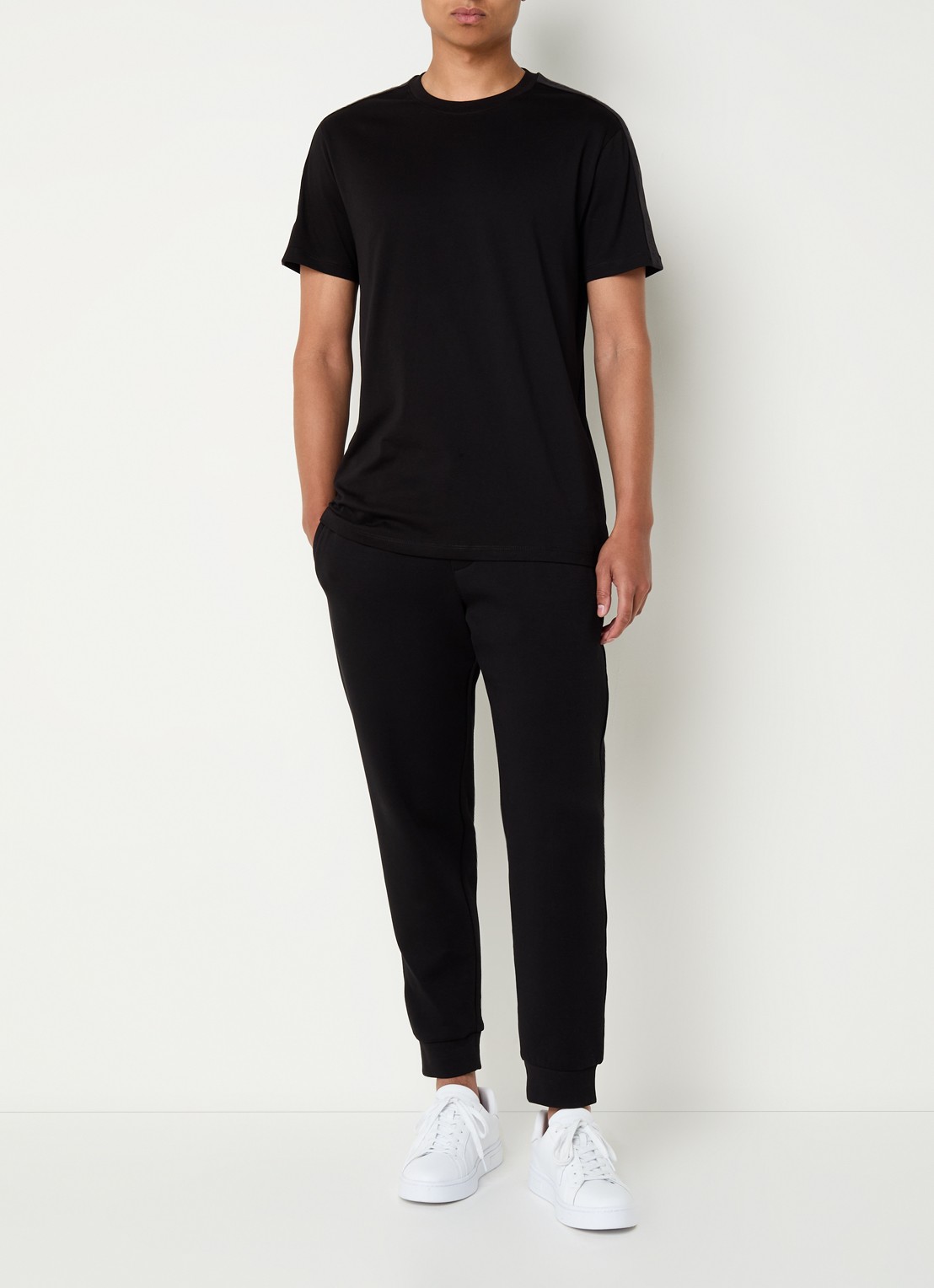 Armani T-shirt met logoband - voorkant 3 zwart
