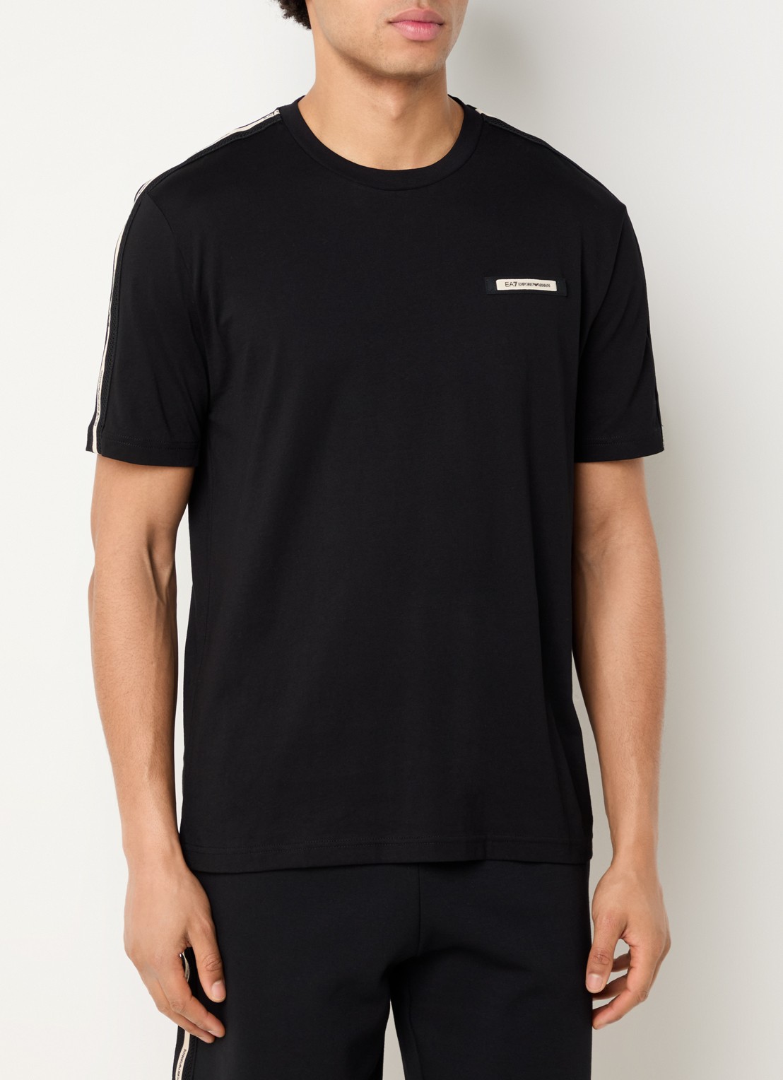 Armani T-shirt met logoband - detail zwart