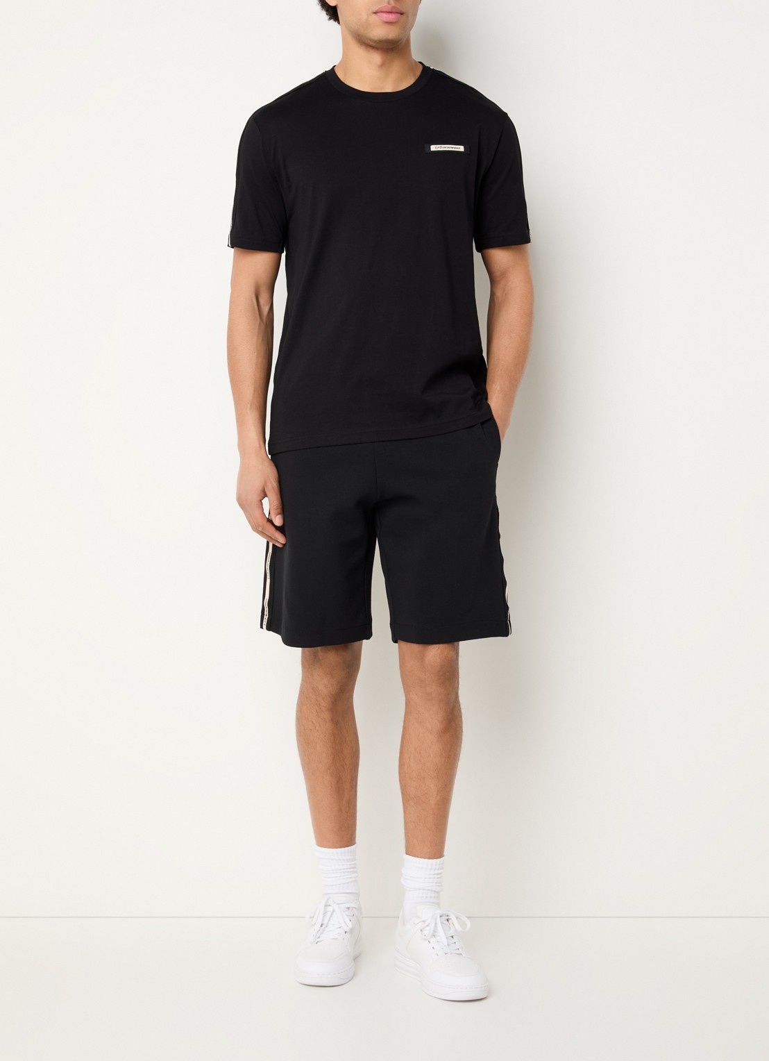 Armani T-shirt met logoband - voorkant 4 zwart