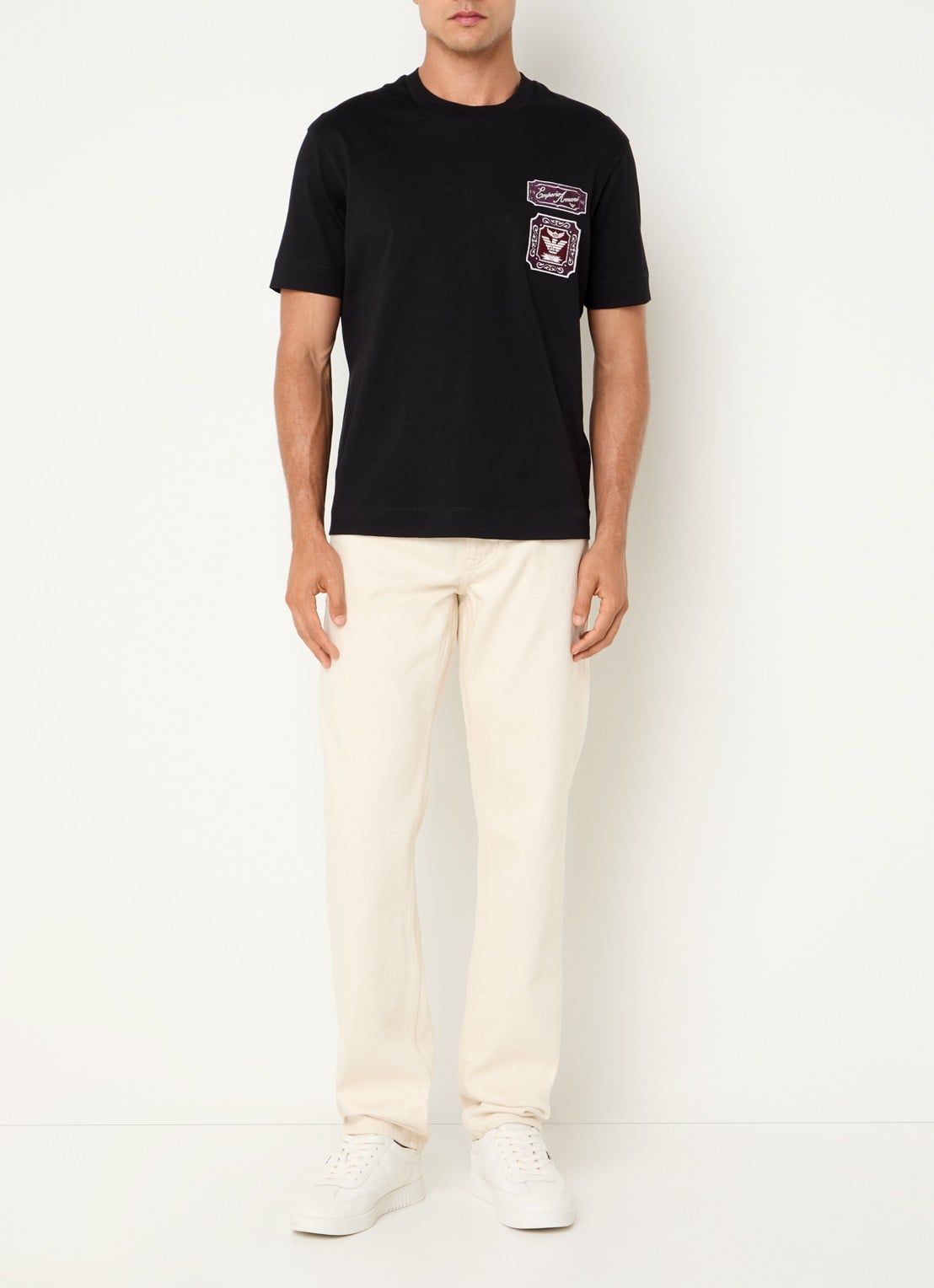 Armani T-shirt met logobordring - voorkant 3 zwart