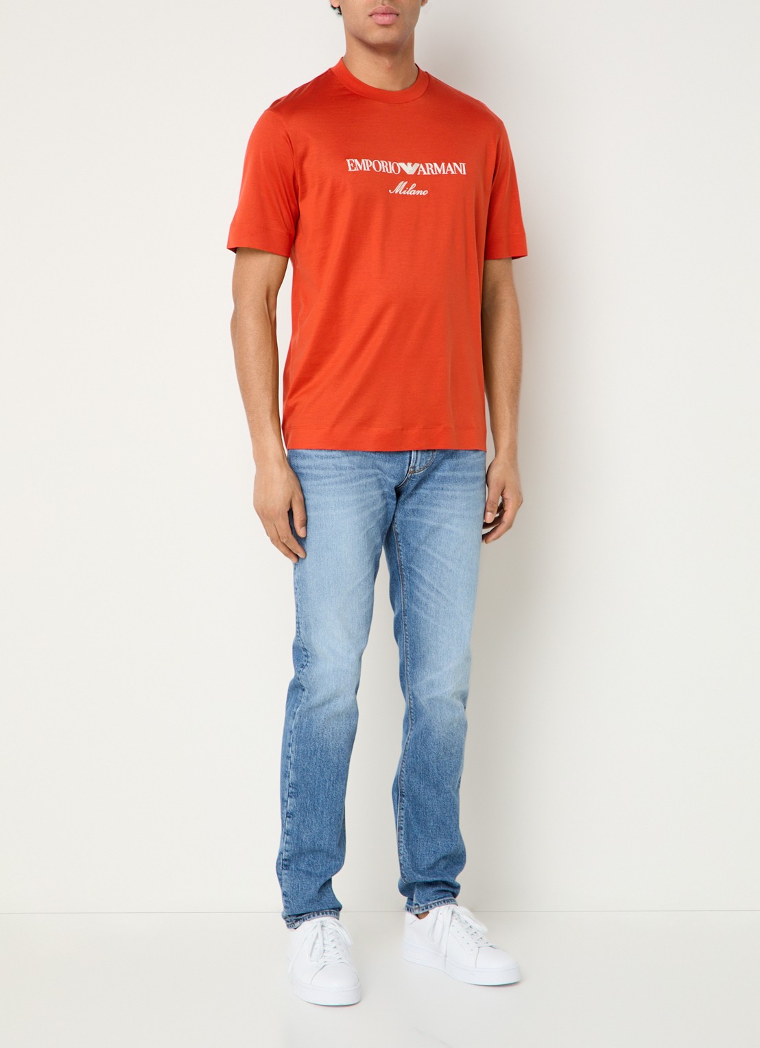 Armani T-shirt  met logoborduring - voorkant 4 oranjerood