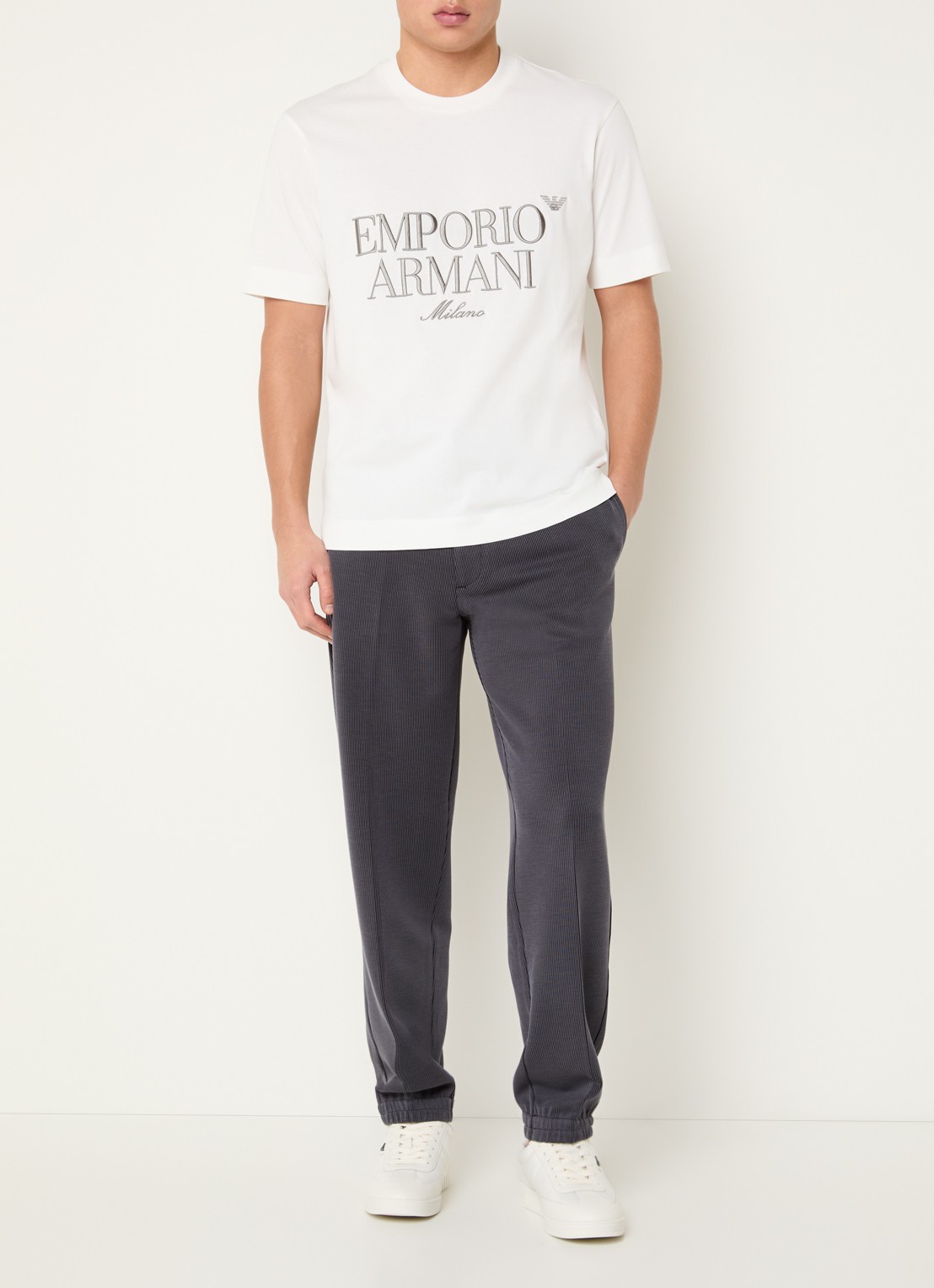 Armani T-shirt met logoborduring - voorkant 4 wit