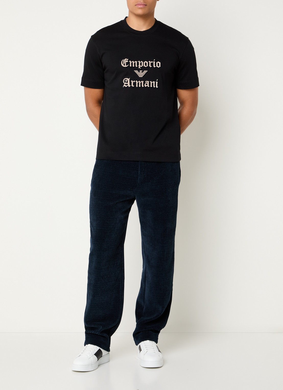 Armani T-shirt met logoborduring - voorkant 2 zwart