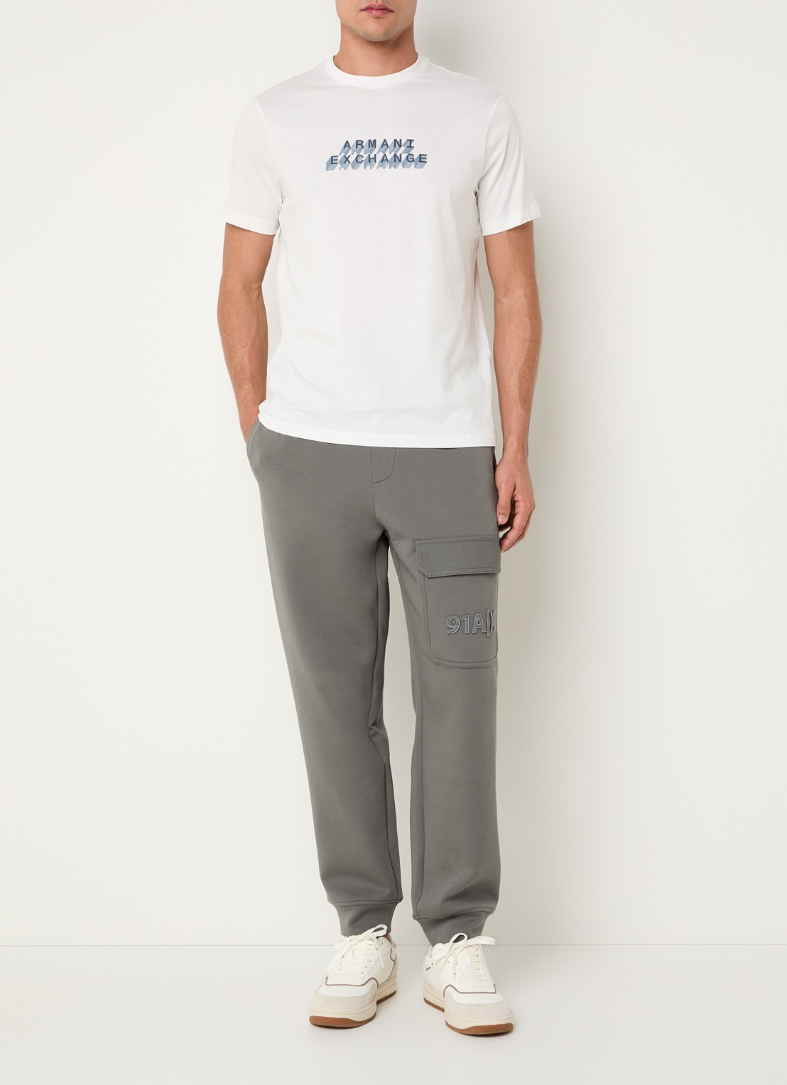 Armani T-shirt met logoprint - voorkant 3 gebroken wit