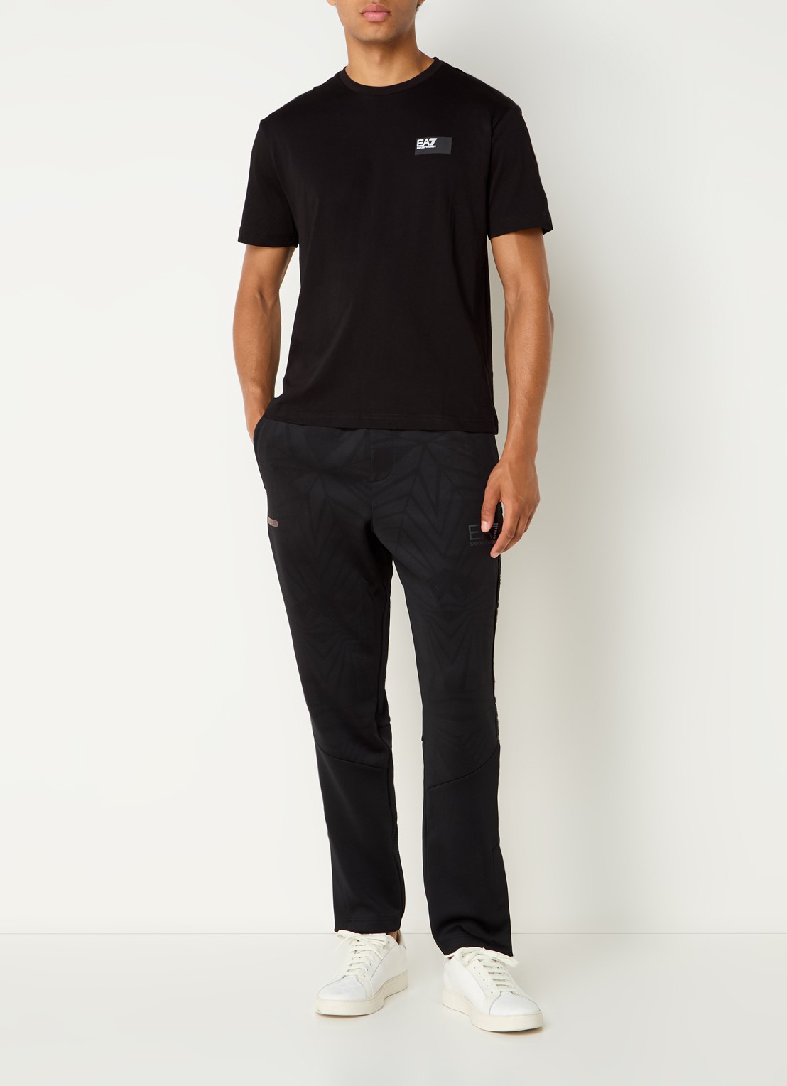 Armani T-shirt met logoprint - voorkant 4 zwart