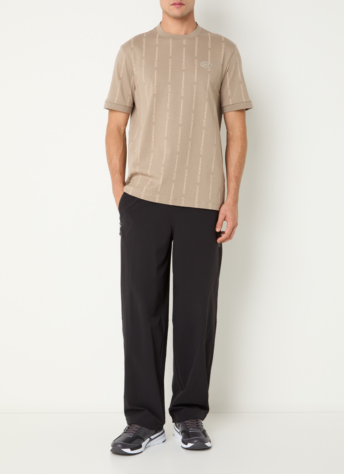 Armani T-shirt met logoprint - voorkant 2 beige