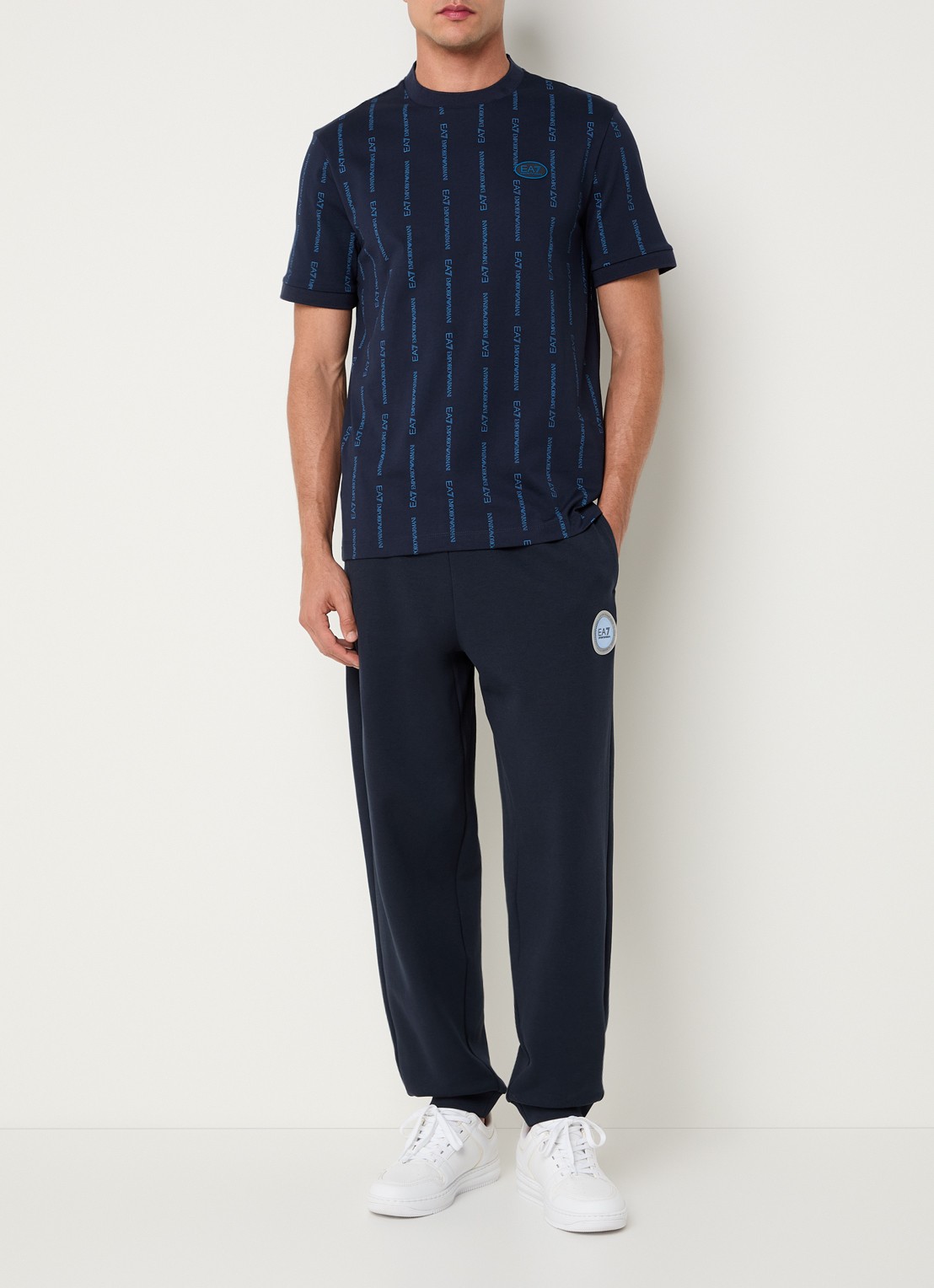 Armani T-shirt met logoprint - voorkant 4 indigo