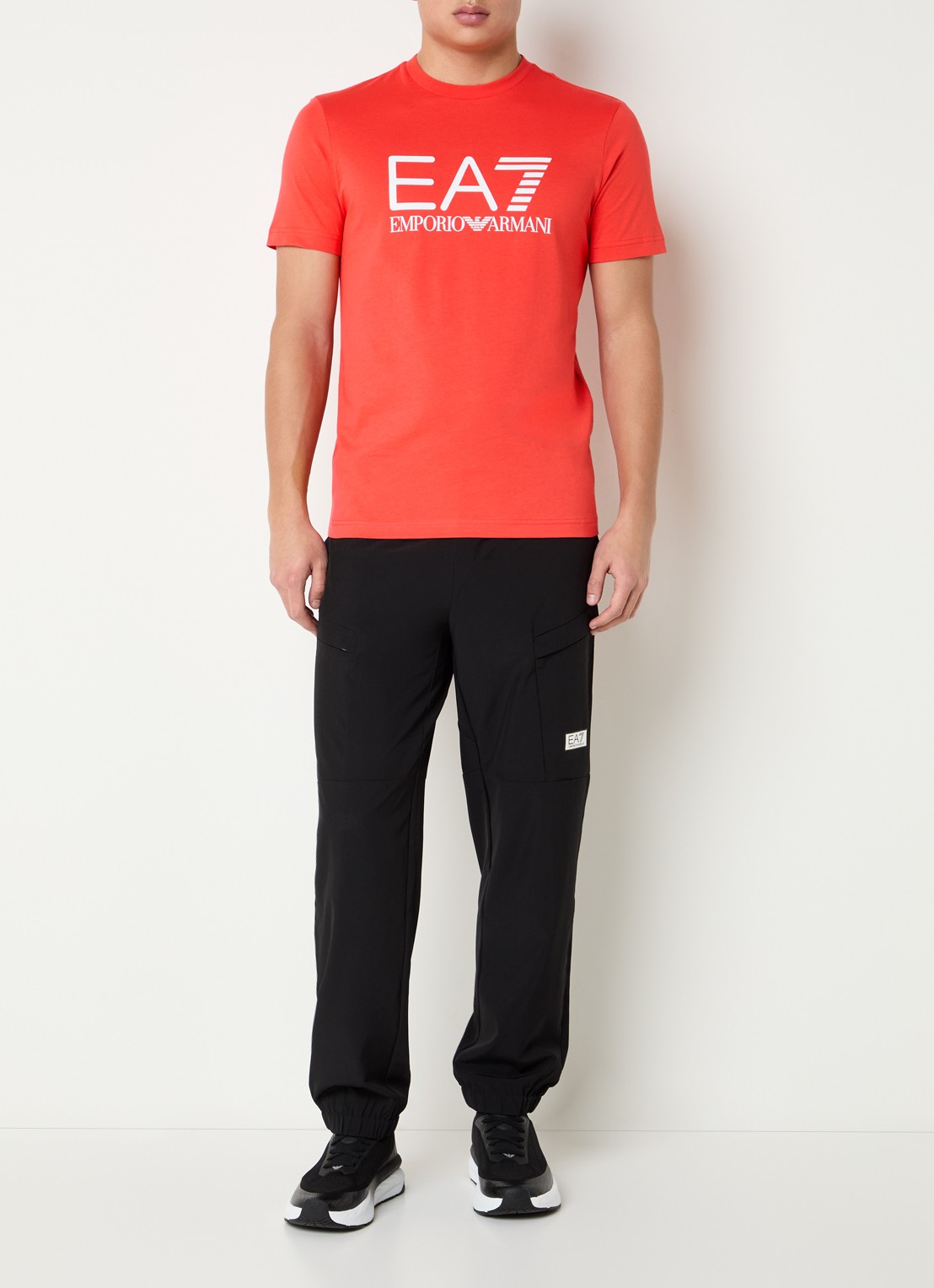 Armani T-shirt met logoprint - voorkant 2 koraalrood