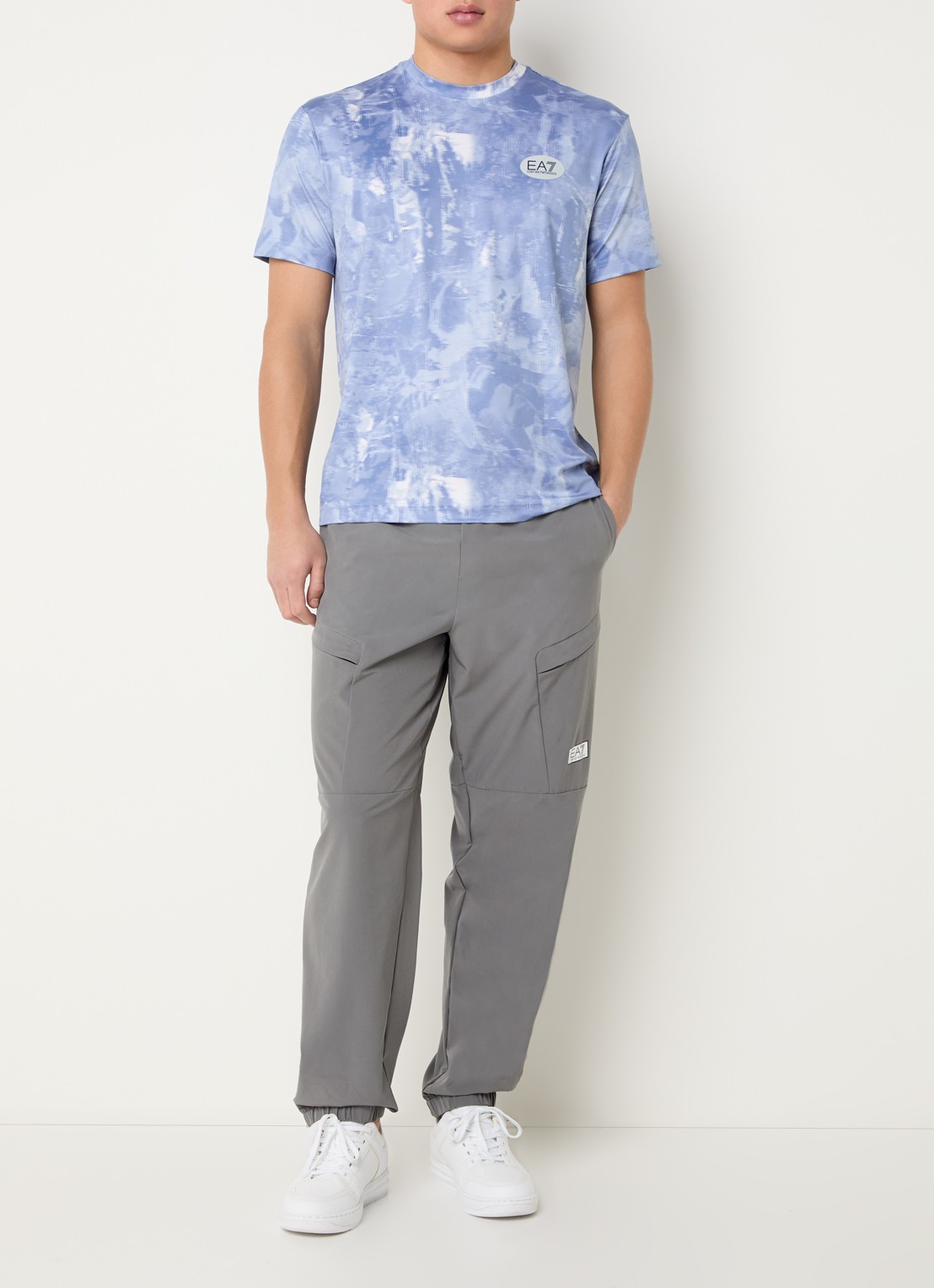 Armani T-shirt met logoprint - voorkant 4 lichtblauw