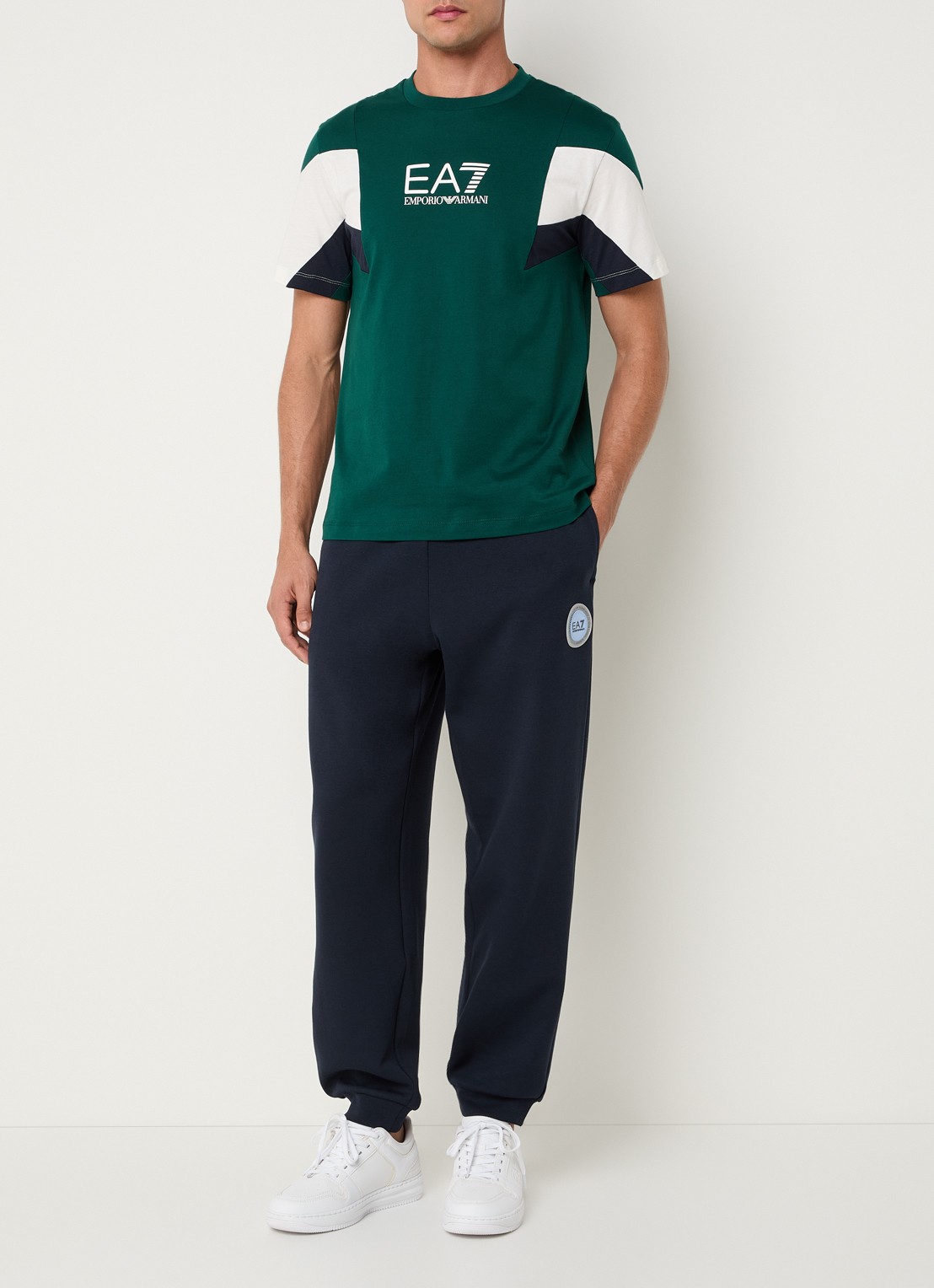 Armani T-shirt met logoprint - voorkant 4 donkergroen