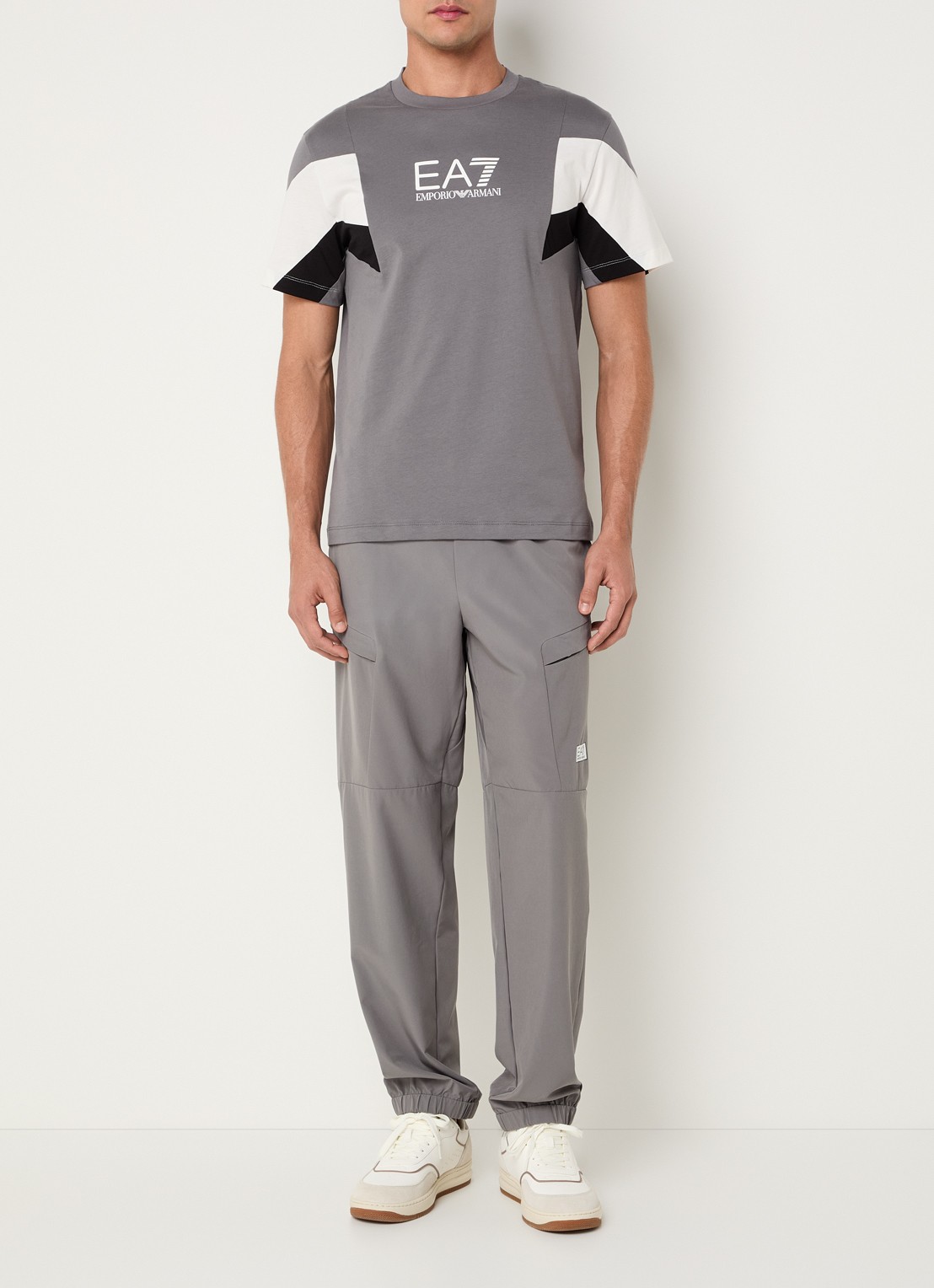 Armani T-shirt met logoprint - voorkant 4 grijs