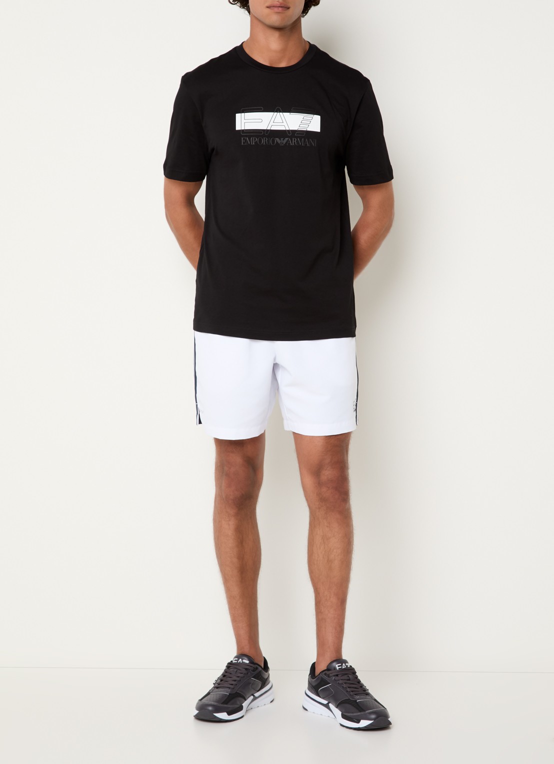 Armani T-shirt met logoprint - voorkant 3 zwart