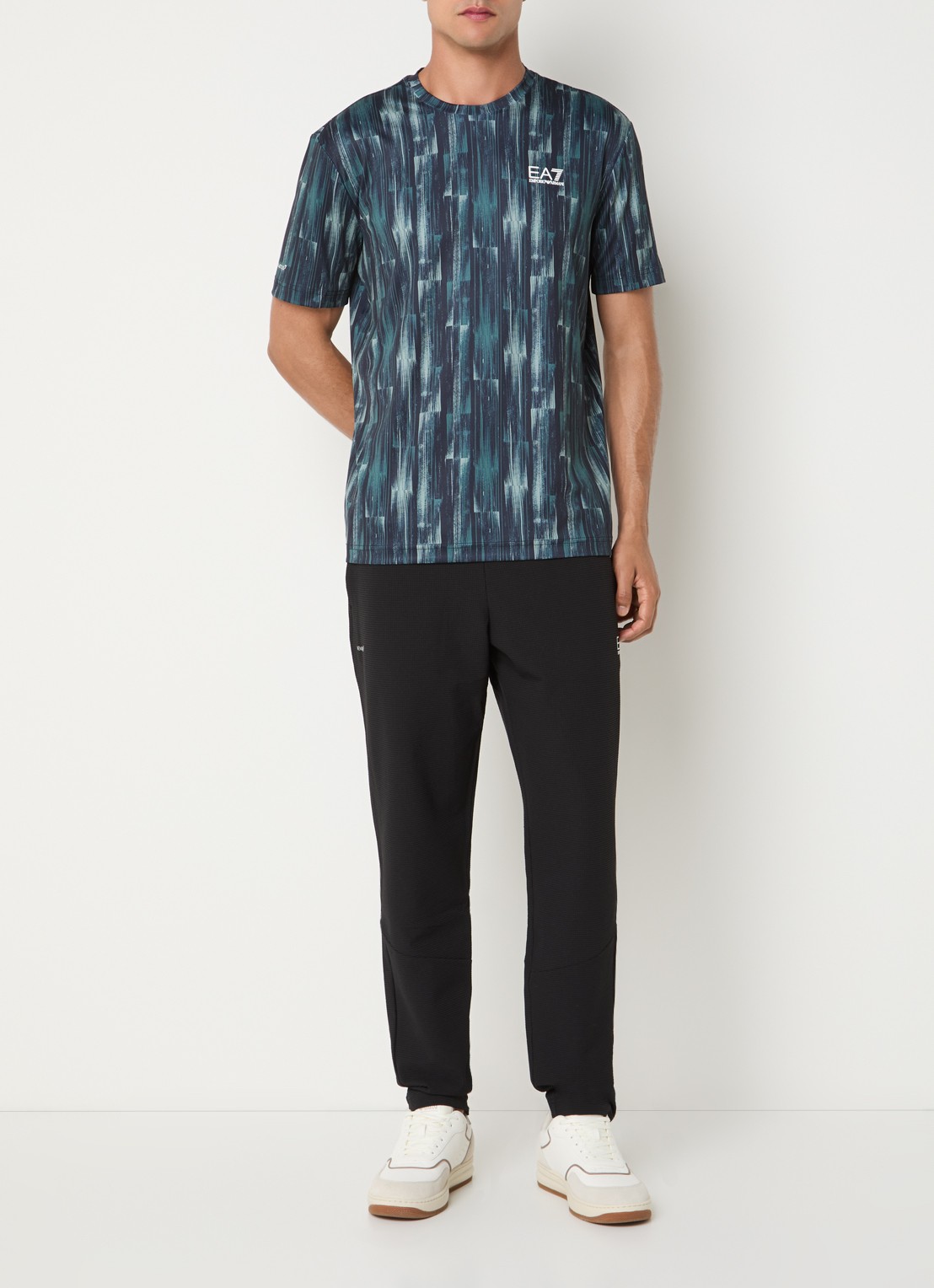 Armani T-shirt met logoprint - voorkant 3 zeegroen