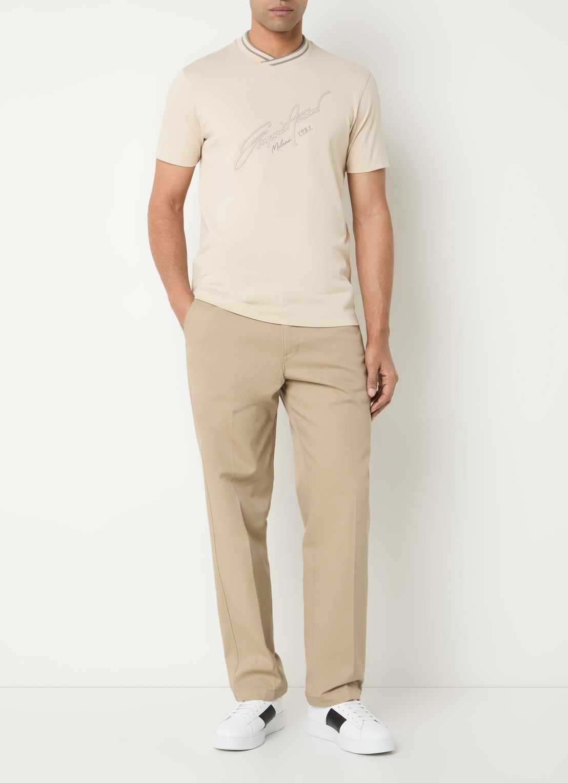 Armani T-shirt met logoprint - voorkant 2 beige