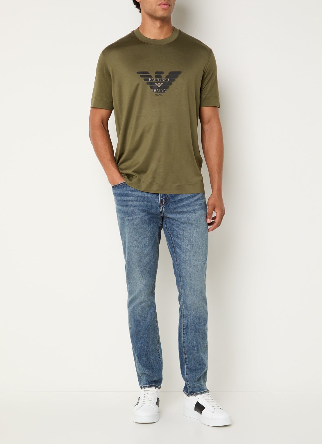 Armani T-shirt met logoprint - voorkant 3 mosgroen