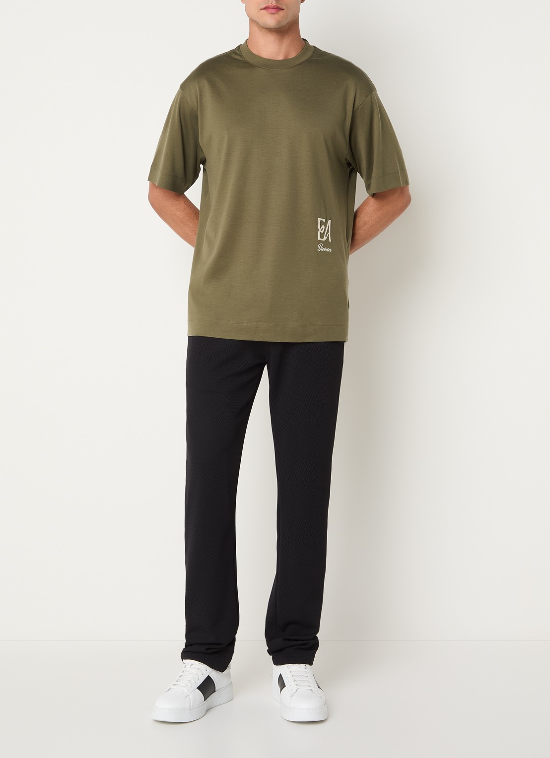Armani T-shirt met logoprint - voorkant 3 mosgroen