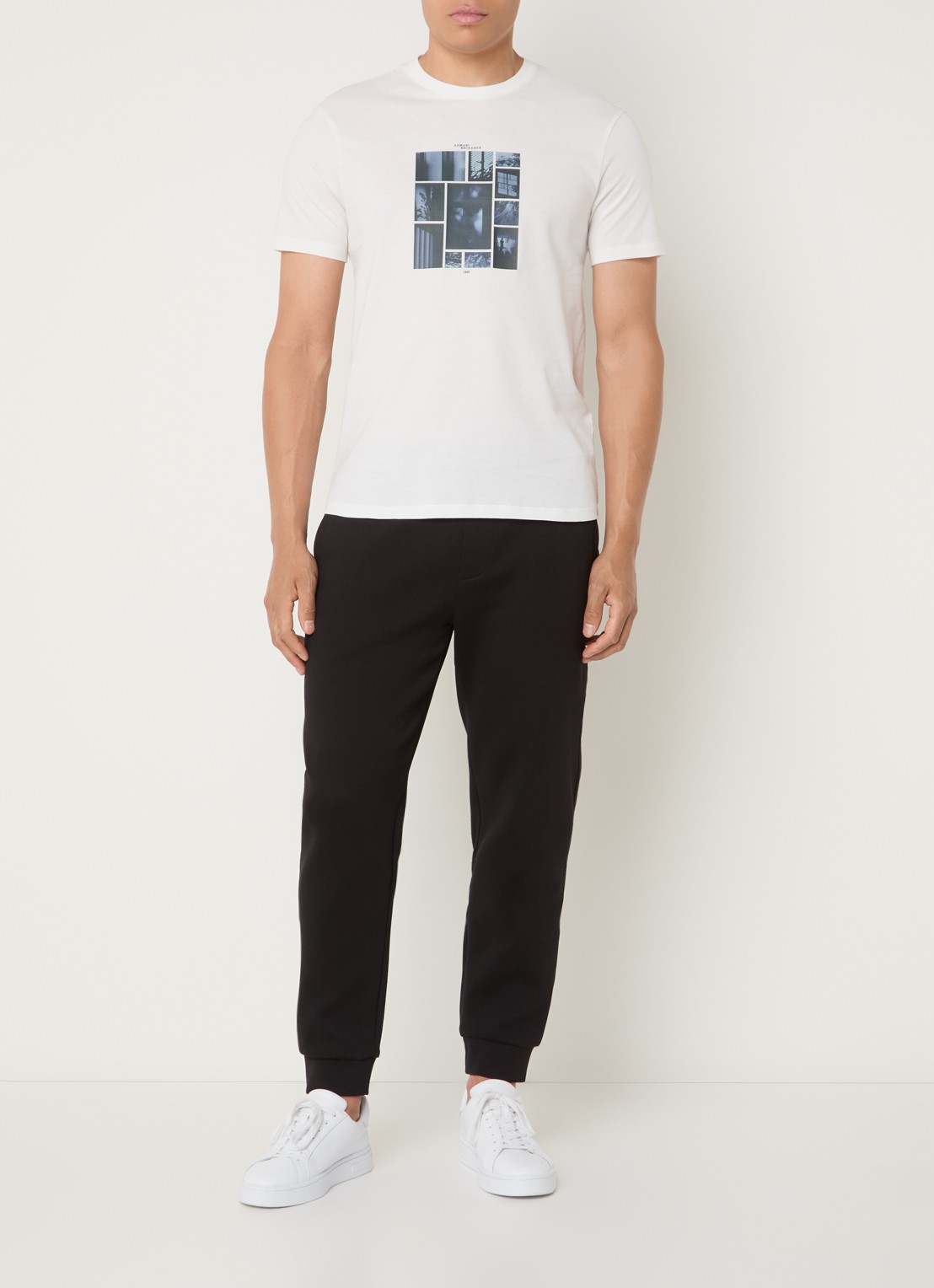 Armani T-shirt met print - voorkant 3 gebroken wit