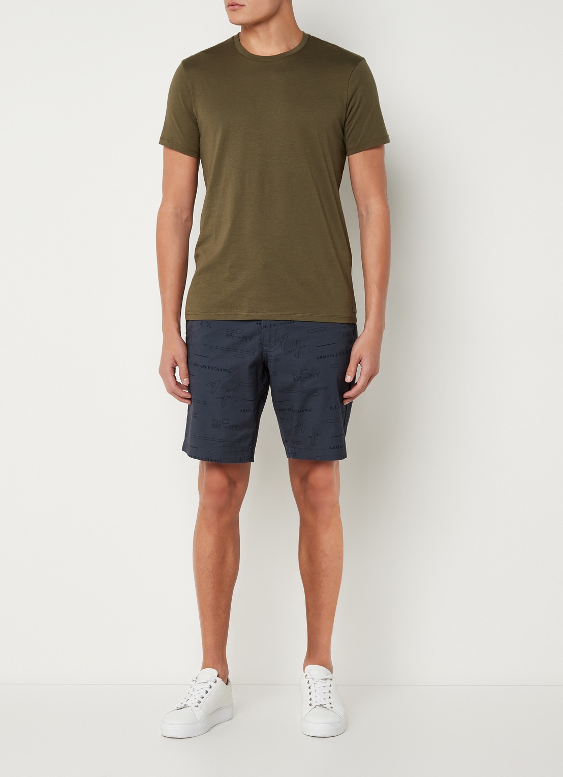 Armani T-shirt met ronde hals - voorkant 3 mosgroen