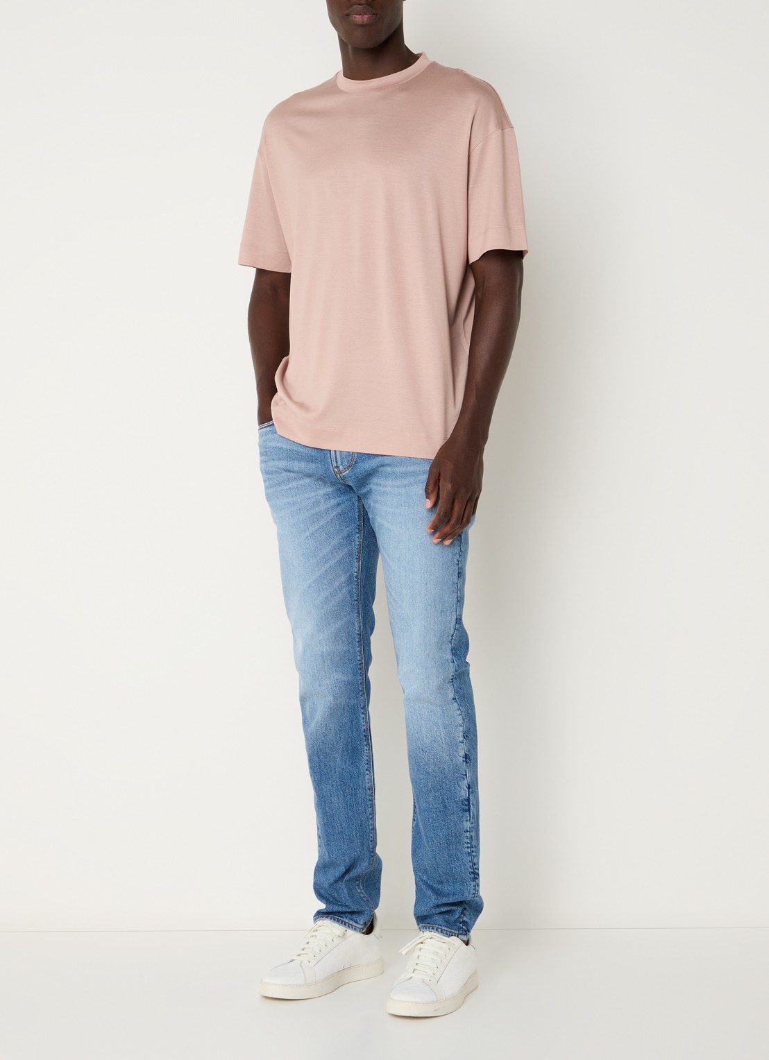 Armani T-shirt met ronde hals  - voorkant 4 oudroze
