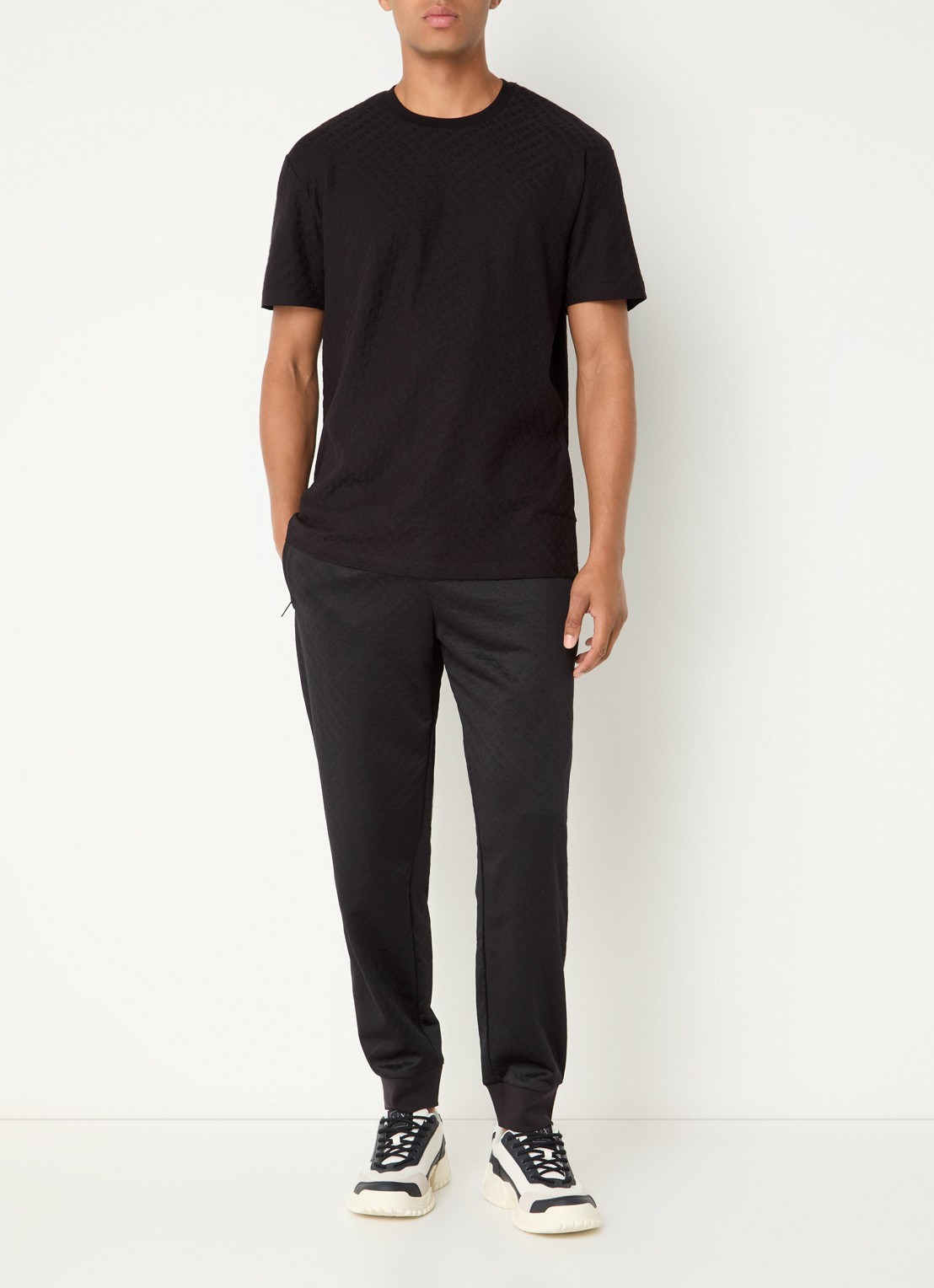 Armani T-shirt met structuur - voorkant 2 zwart