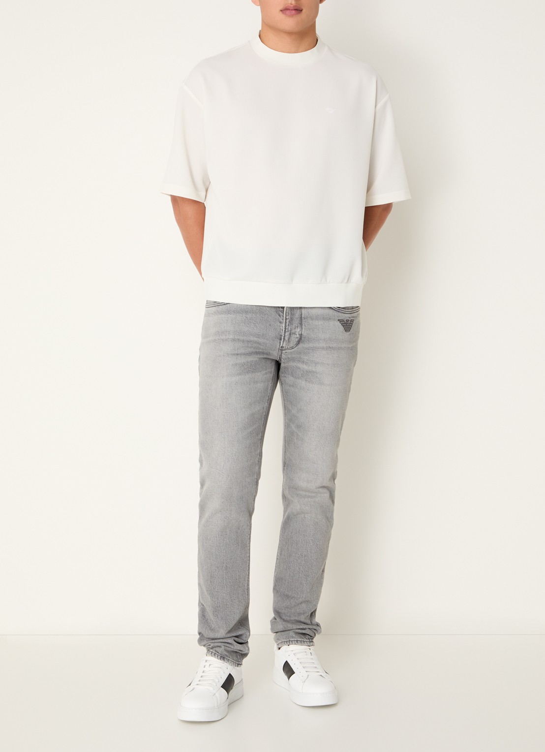 Armani T-shirt met structuur - voorkant 2 gebroken wit