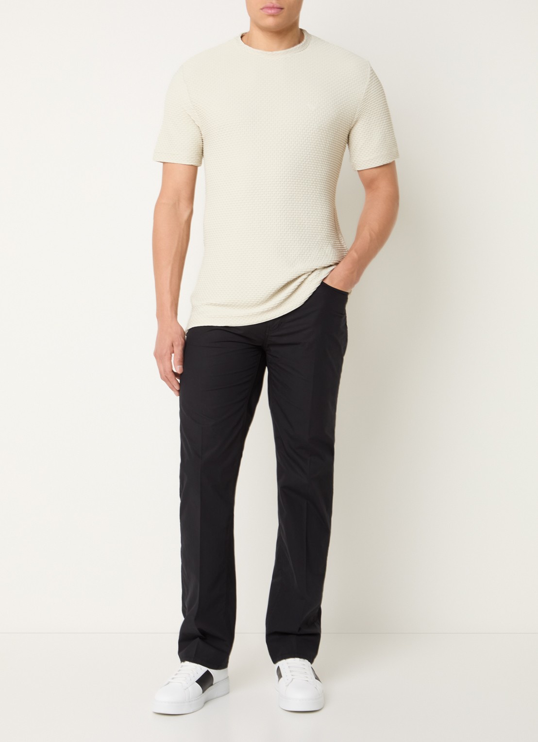Armani T-shirt met structuur - voorkant 4 beige