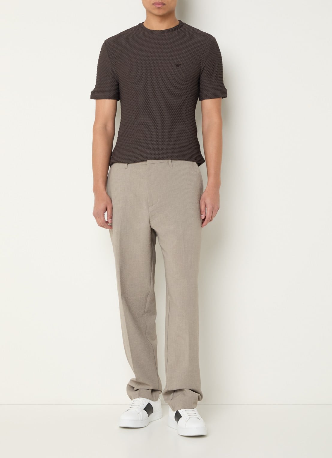 Armani T-shirt met structuur - voorkant 2 donkerbruin