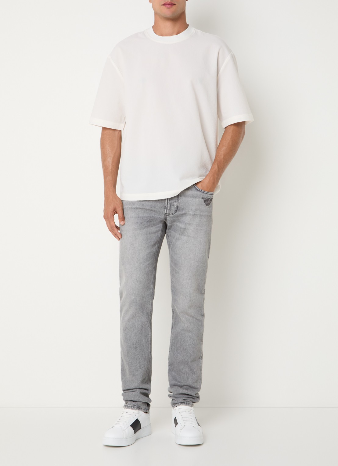 Armani T-shirt met structuur - voorkant 4 gebroken wit