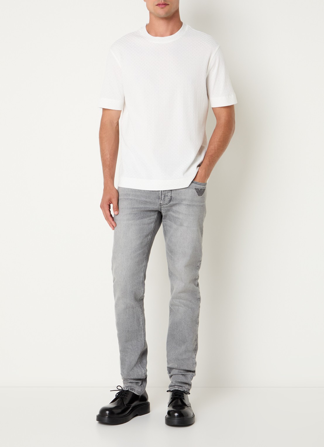 Armani T-shirt met structuur - voorkant 2 gebroken wit