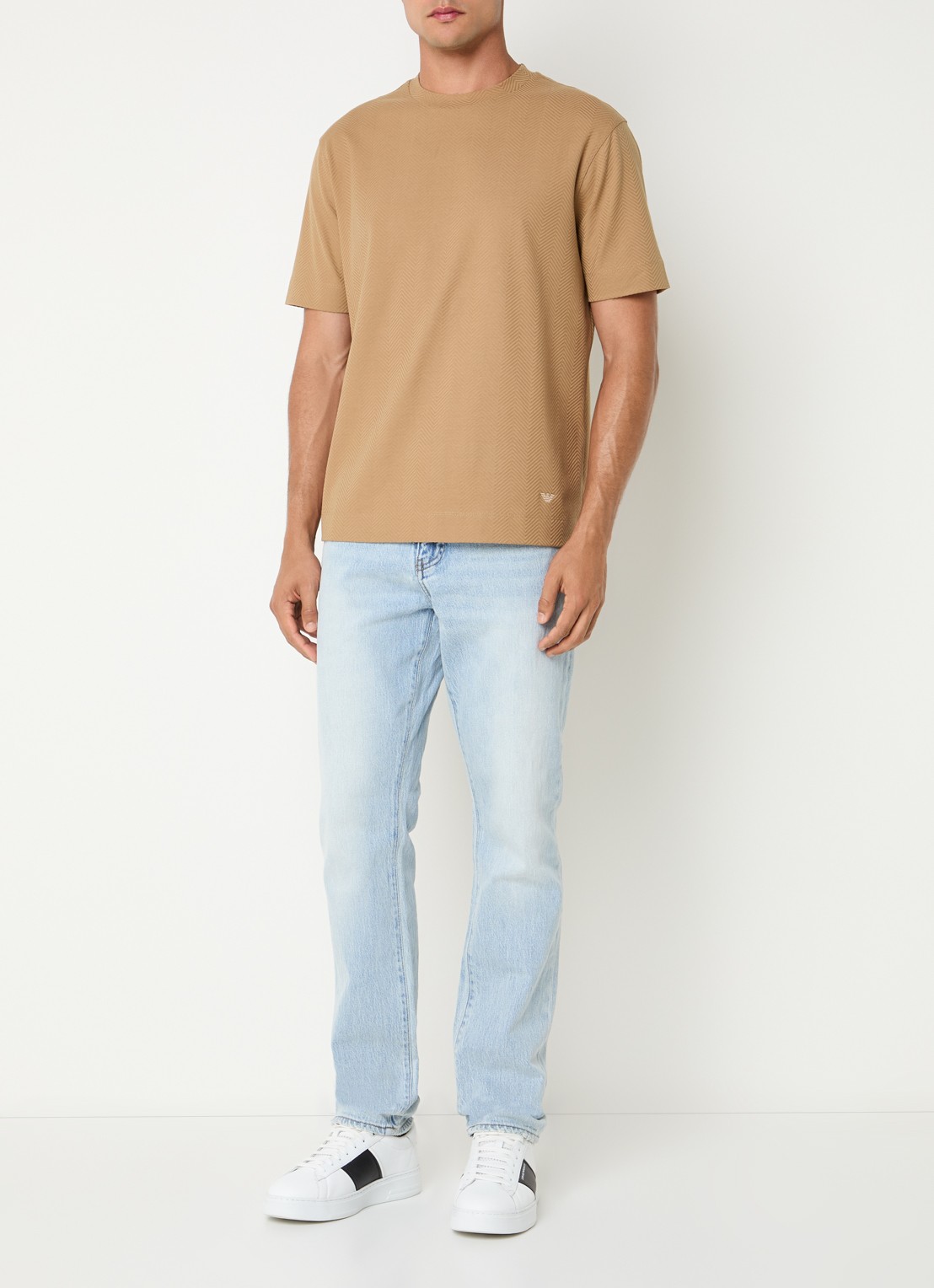 Armani T-shirt met structuur - voorkant 2 beige