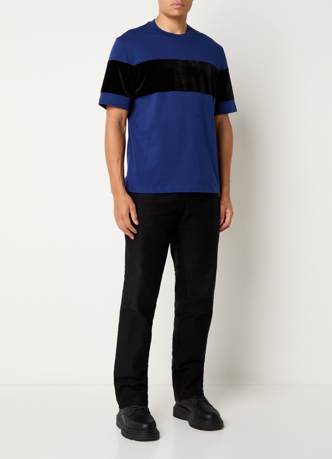 Armani T-shirt met suède details - voorkant 3 royalblauw