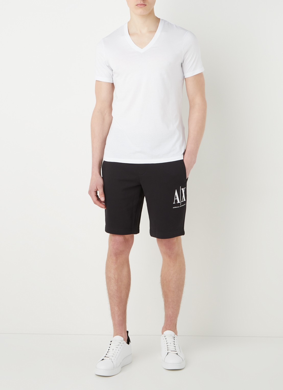 Armani T-shirt met V-hals - voorkant 4 wit