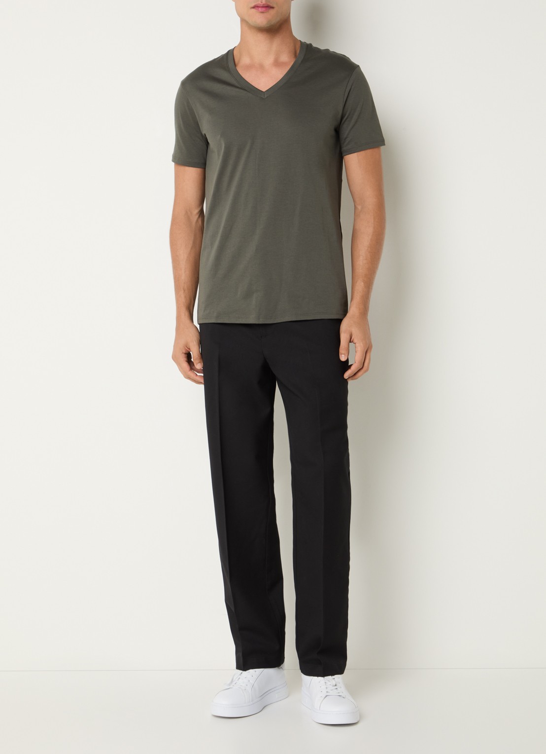 Armani T-shirt met V-hals - voorkant 2 olijfgroen