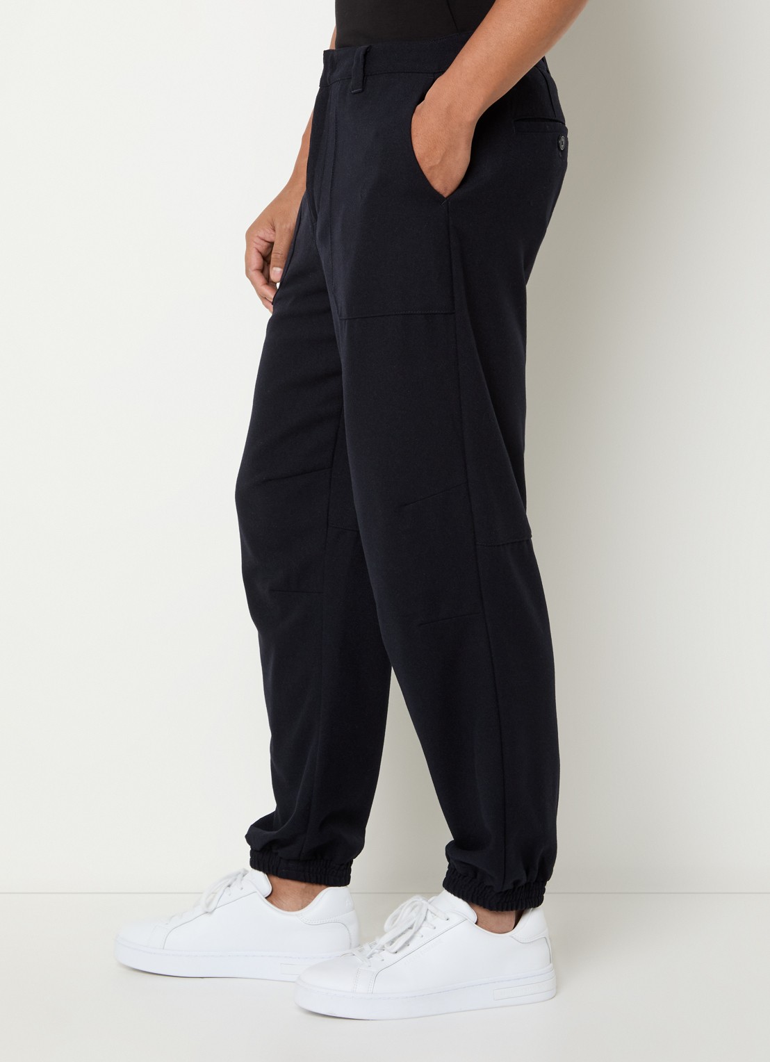 Armani Tapered fit broek in scheerwolblend met opgestikte zakken - detail 2 donkerblauw
