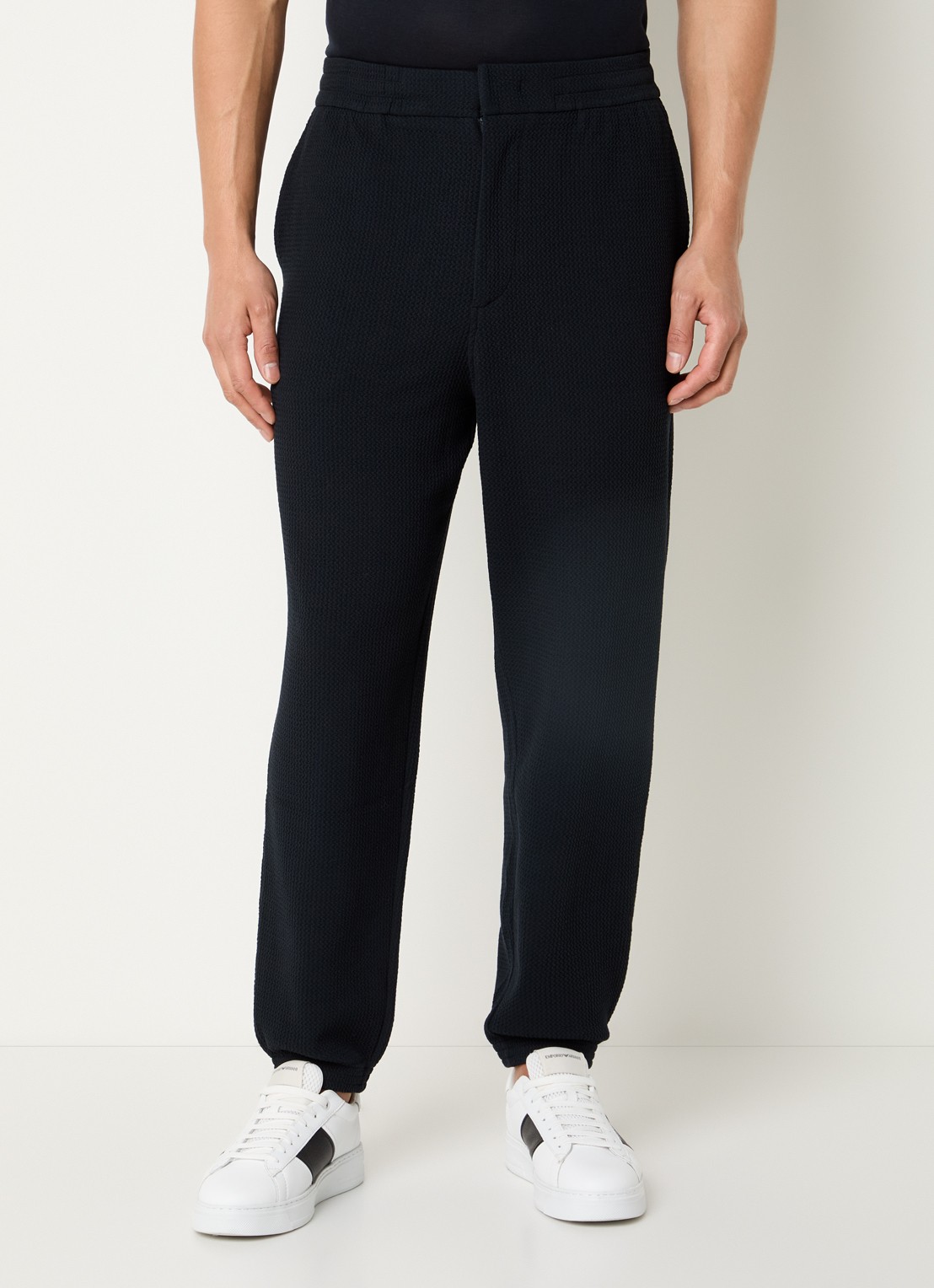 Armani Tapered fit broek met steekzakken en structuur - detail donkerblauw