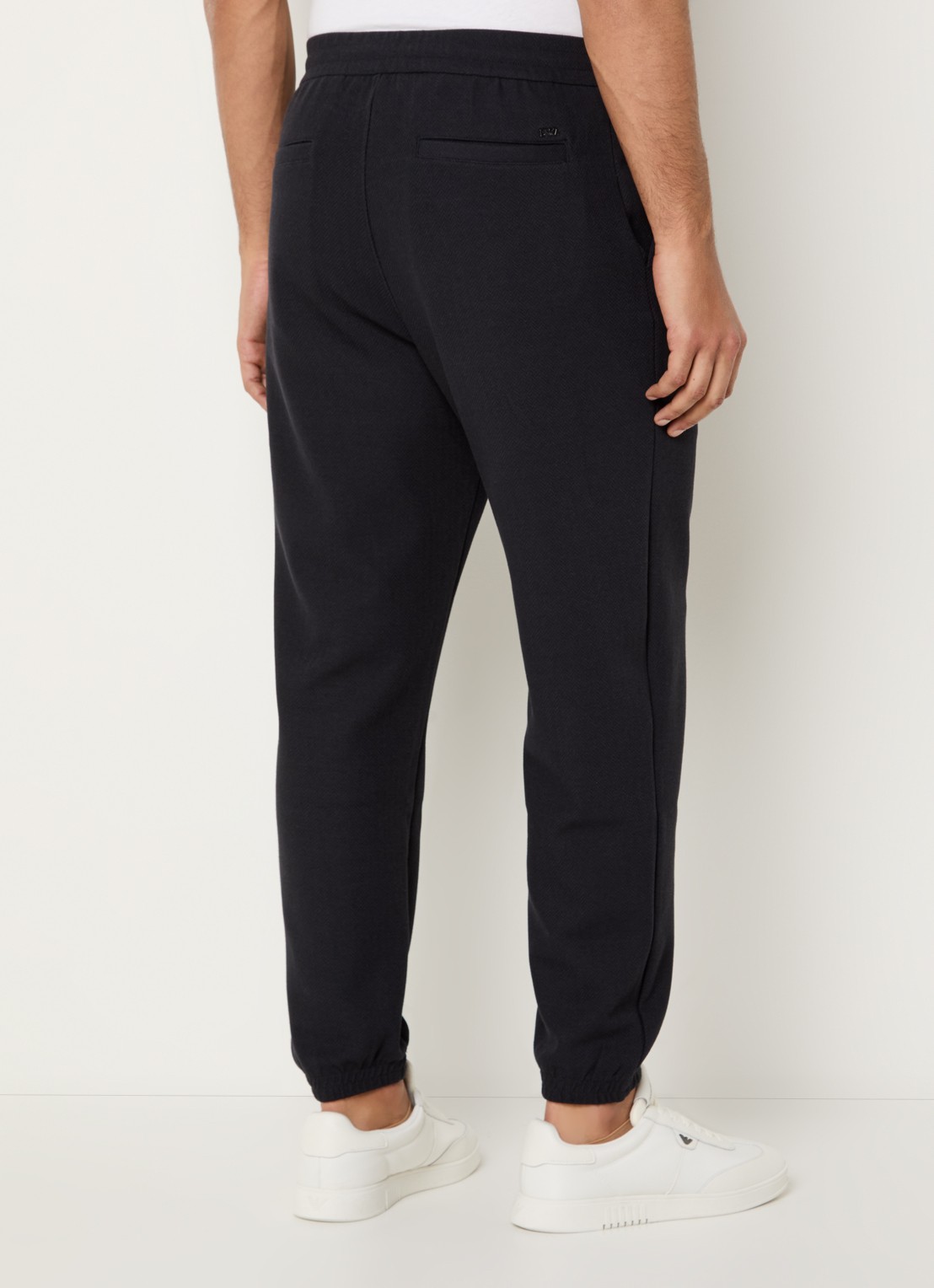 Armani Tapered fit broek met visgraatdessin en steekzakken - achterkant donkerblauw