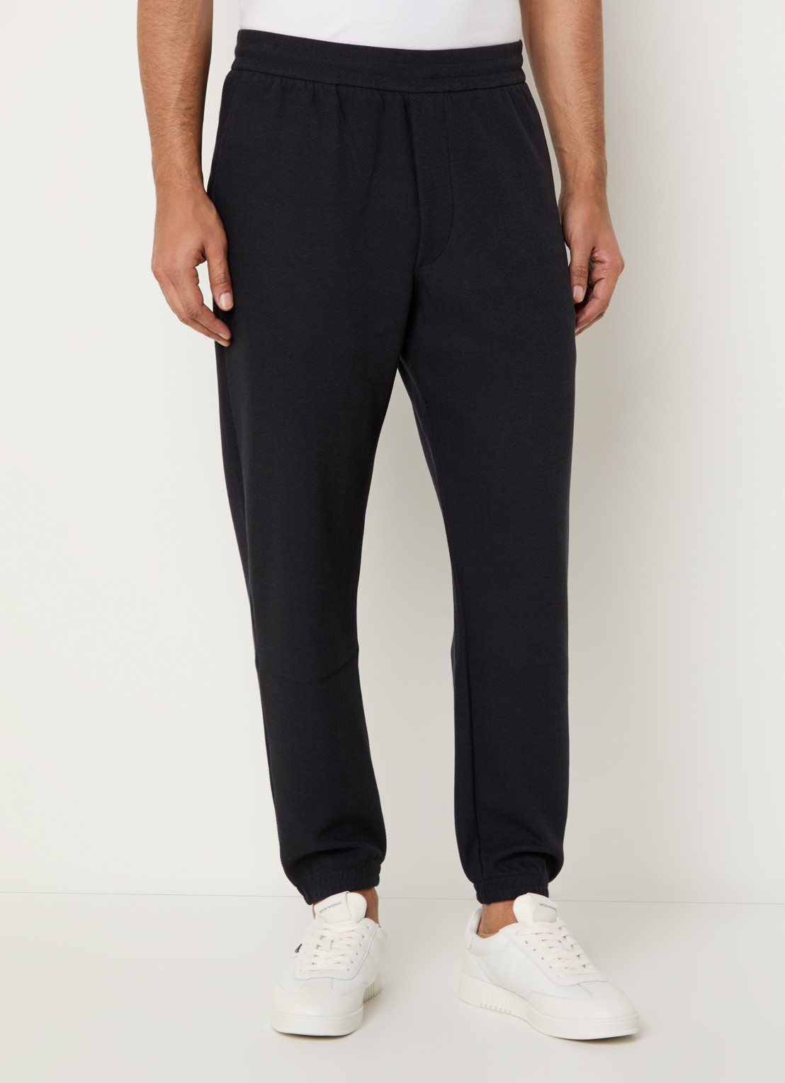 Armani Tapered fit broek met visgraatdessin en steekzakken - detail 4 donkerblauw