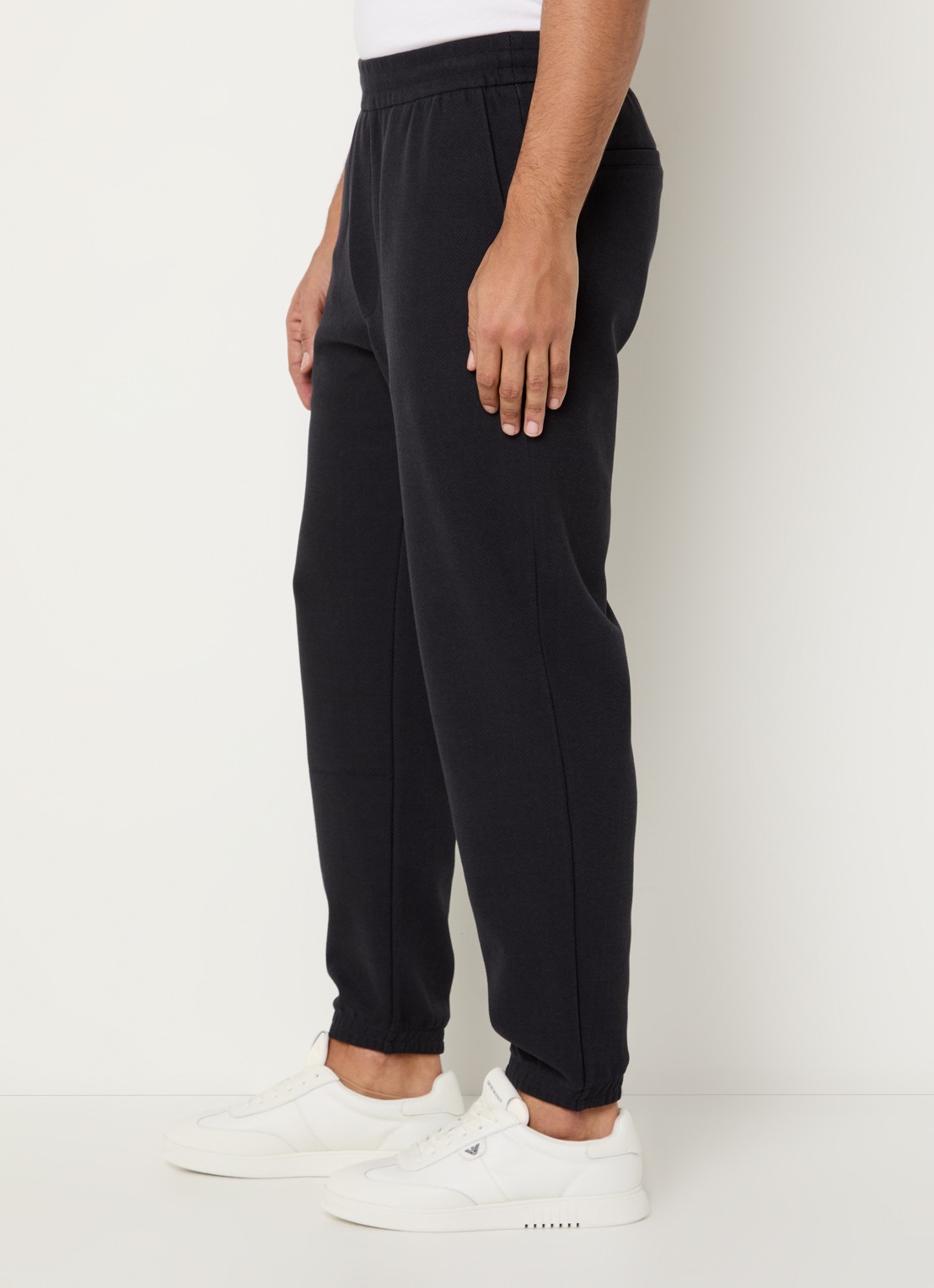 Armani Tapered fit broek met visgraatdessin en steekzakken - detail 5 donkerblauw