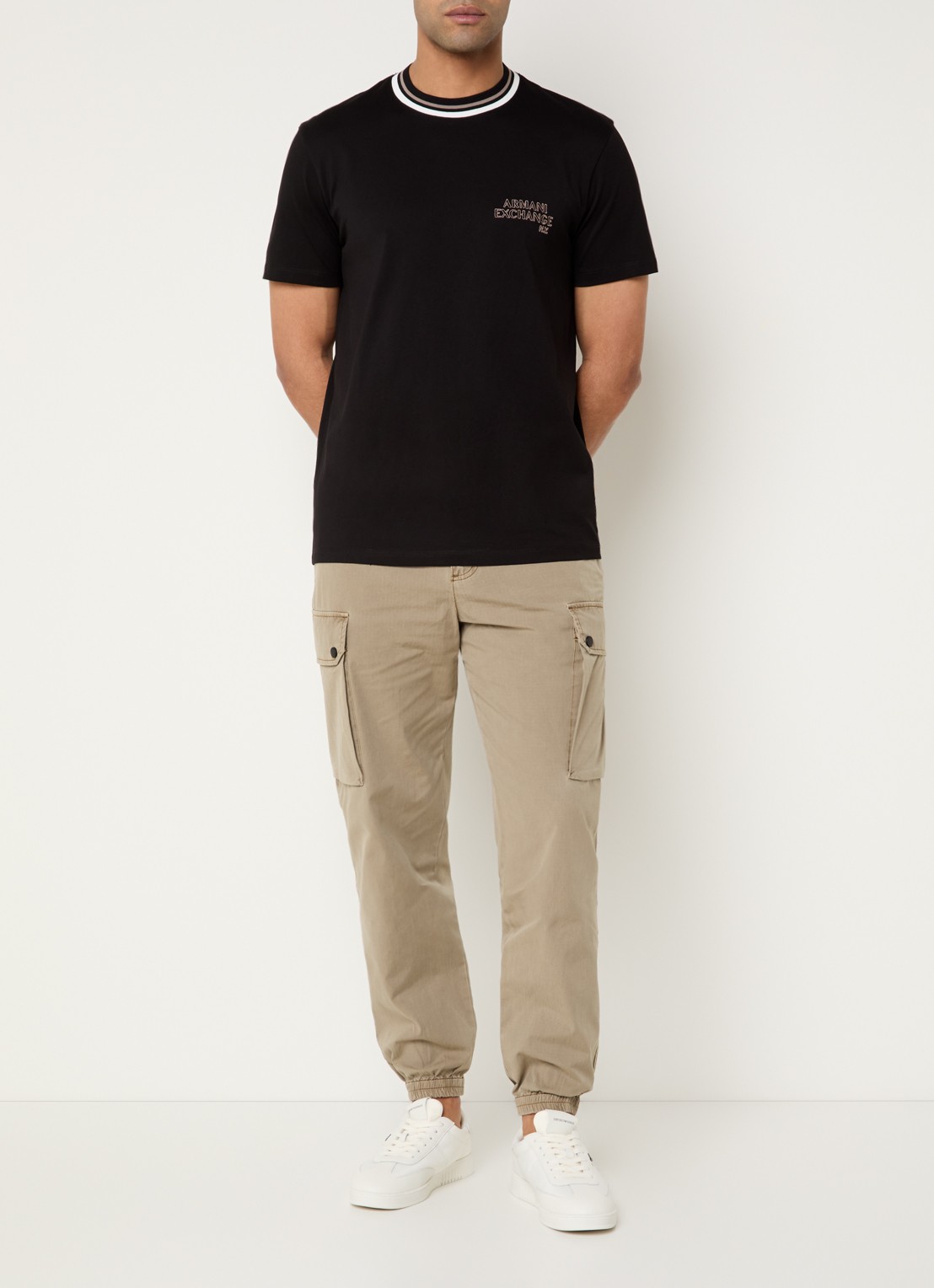 Armani Tapered fit cargobroek met klepzakken - voorkant 3 donkerbeige