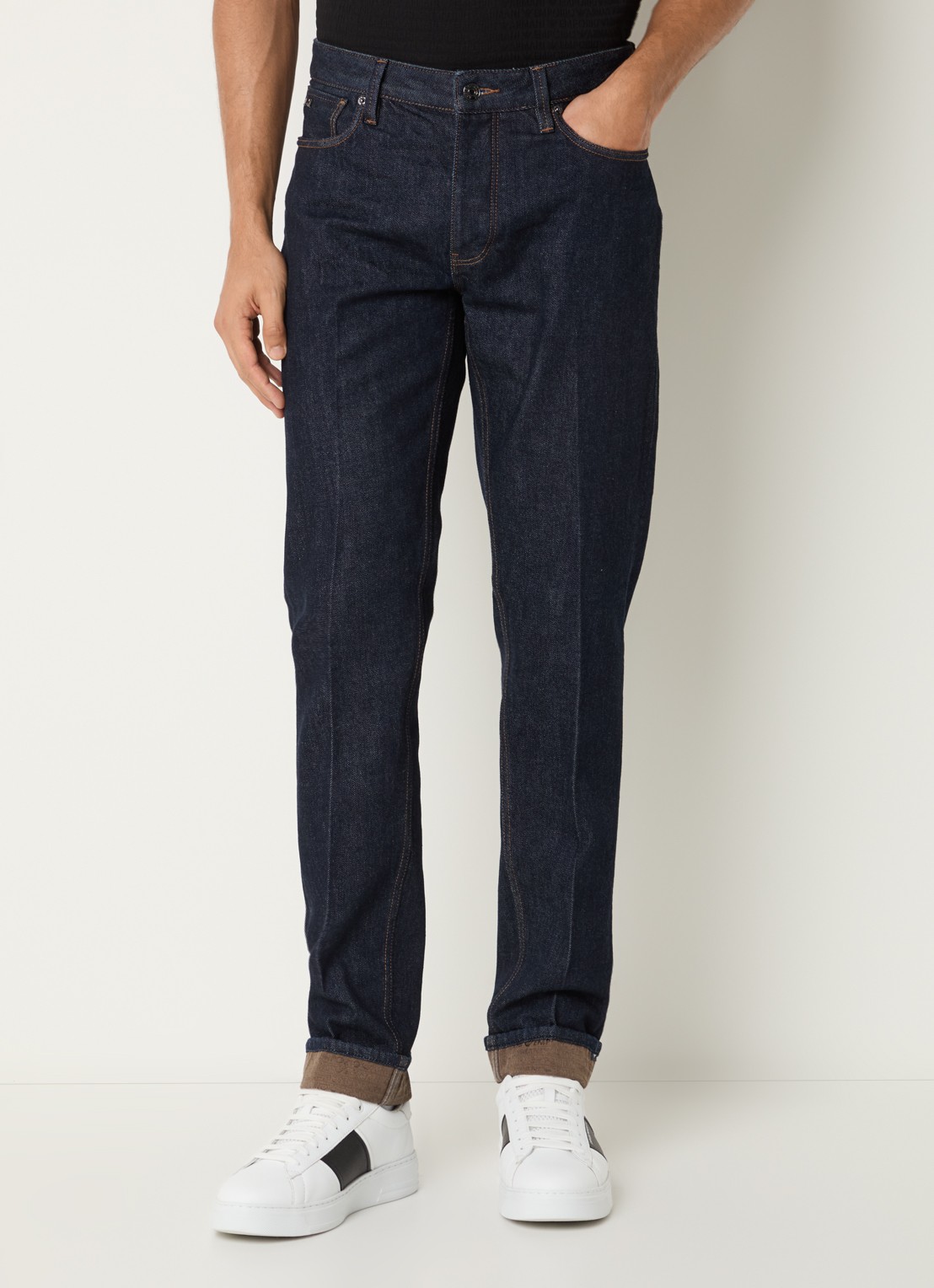 Armani Tapered fit jeans met donkere wassing - detail 4 indigo