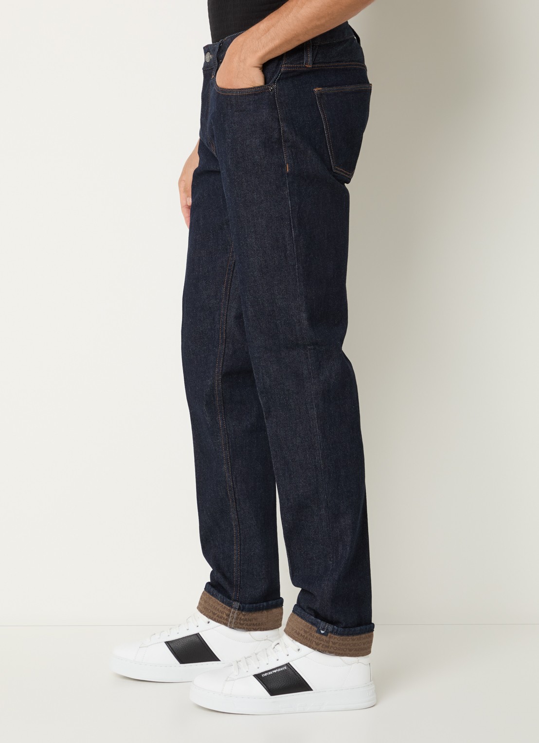 Armani Tapered fit jeans met donkere wassing - detail 5 indigo