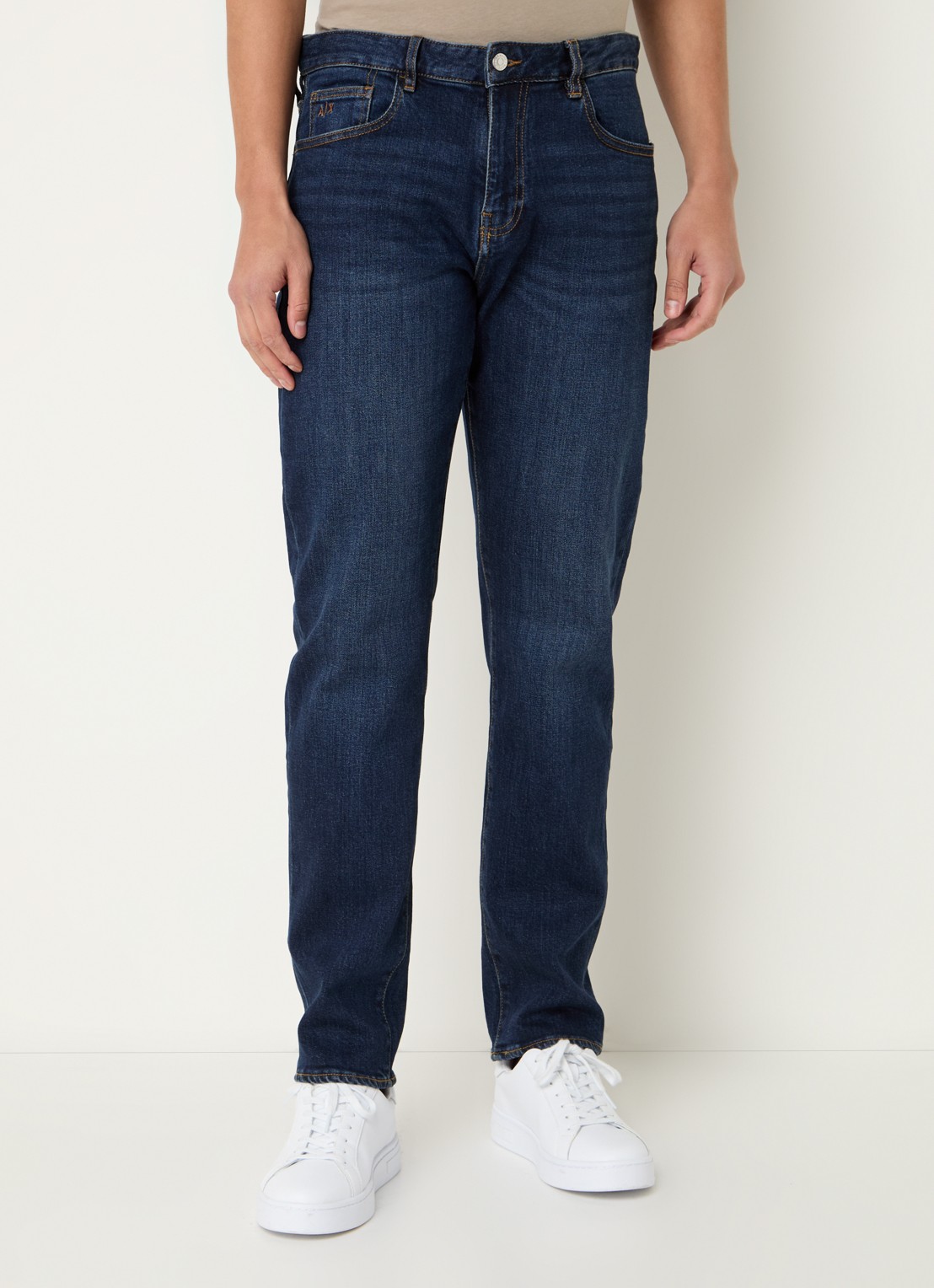 Armani Tapered fit jeans met steekzakken - detail 4 donkerblauw