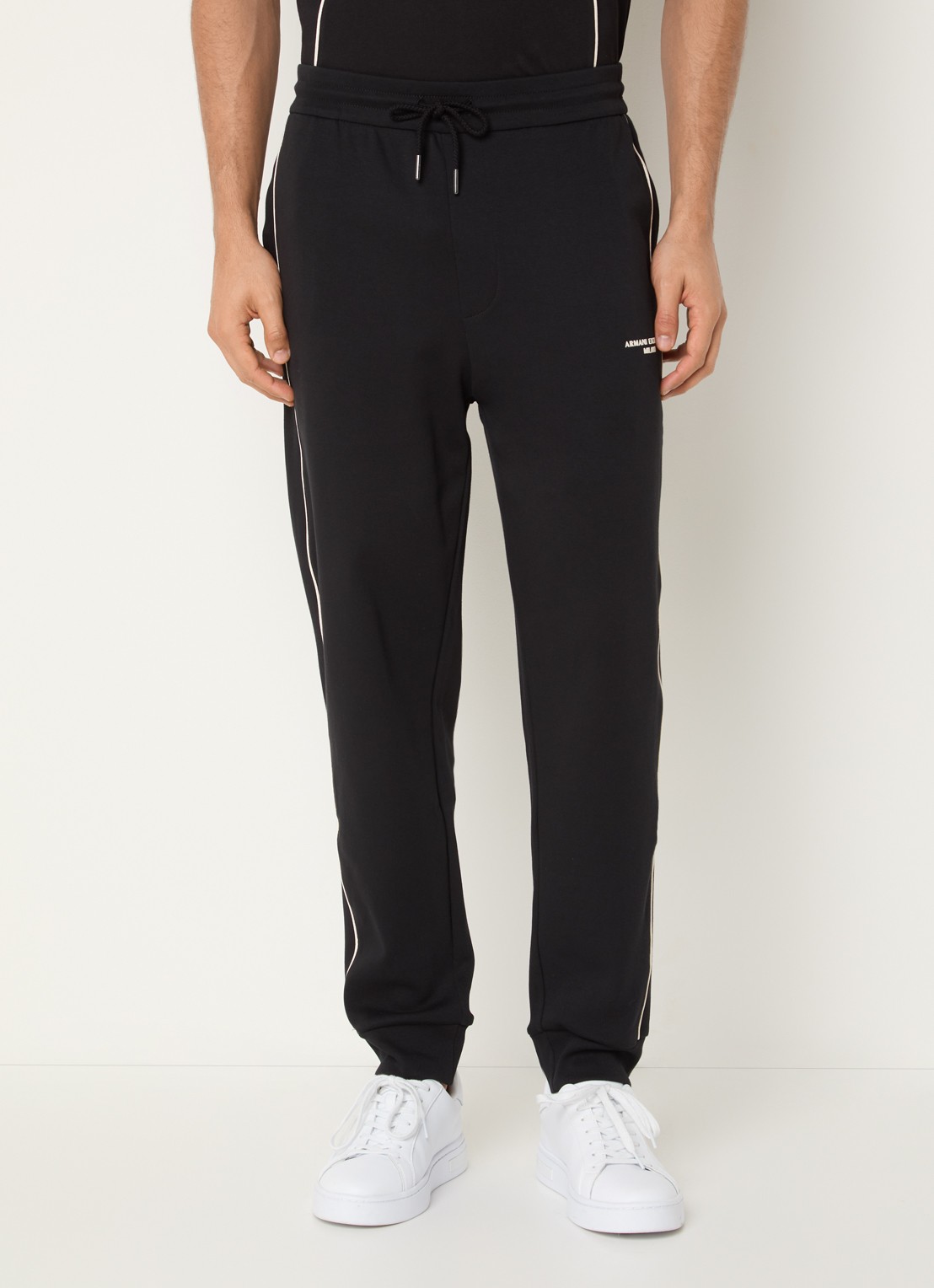 Armani Tapered fit joggingbroek met logo en steekzakken - detail black-uc001