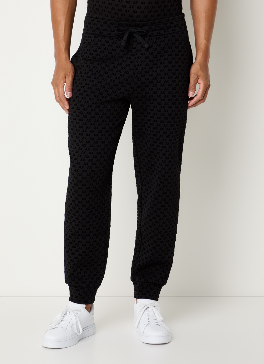 Armani Tapered fit joggingbroek met logo - detail zwart