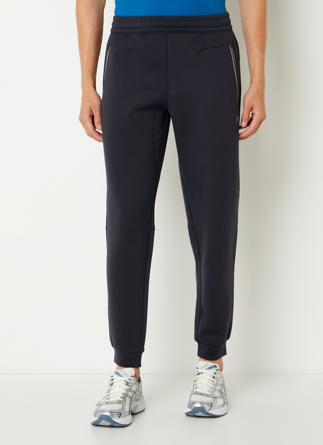 Armani Tapered fit joggingbroek met logo - detail 4 donkerblauw
