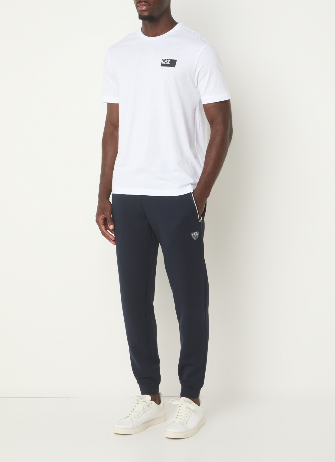 Armani Tapered fit joggingbroek met logo - voorkant 3 indigo